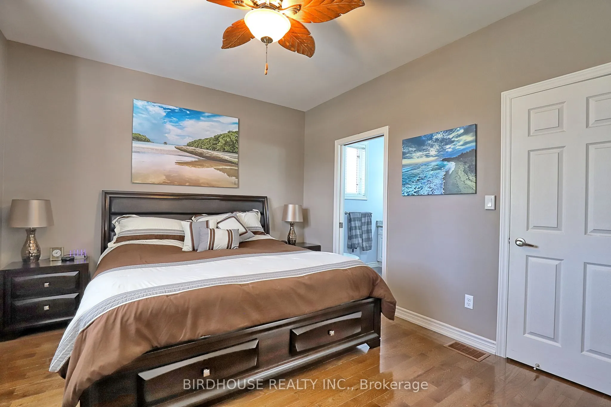 21 ELLIS Crescent