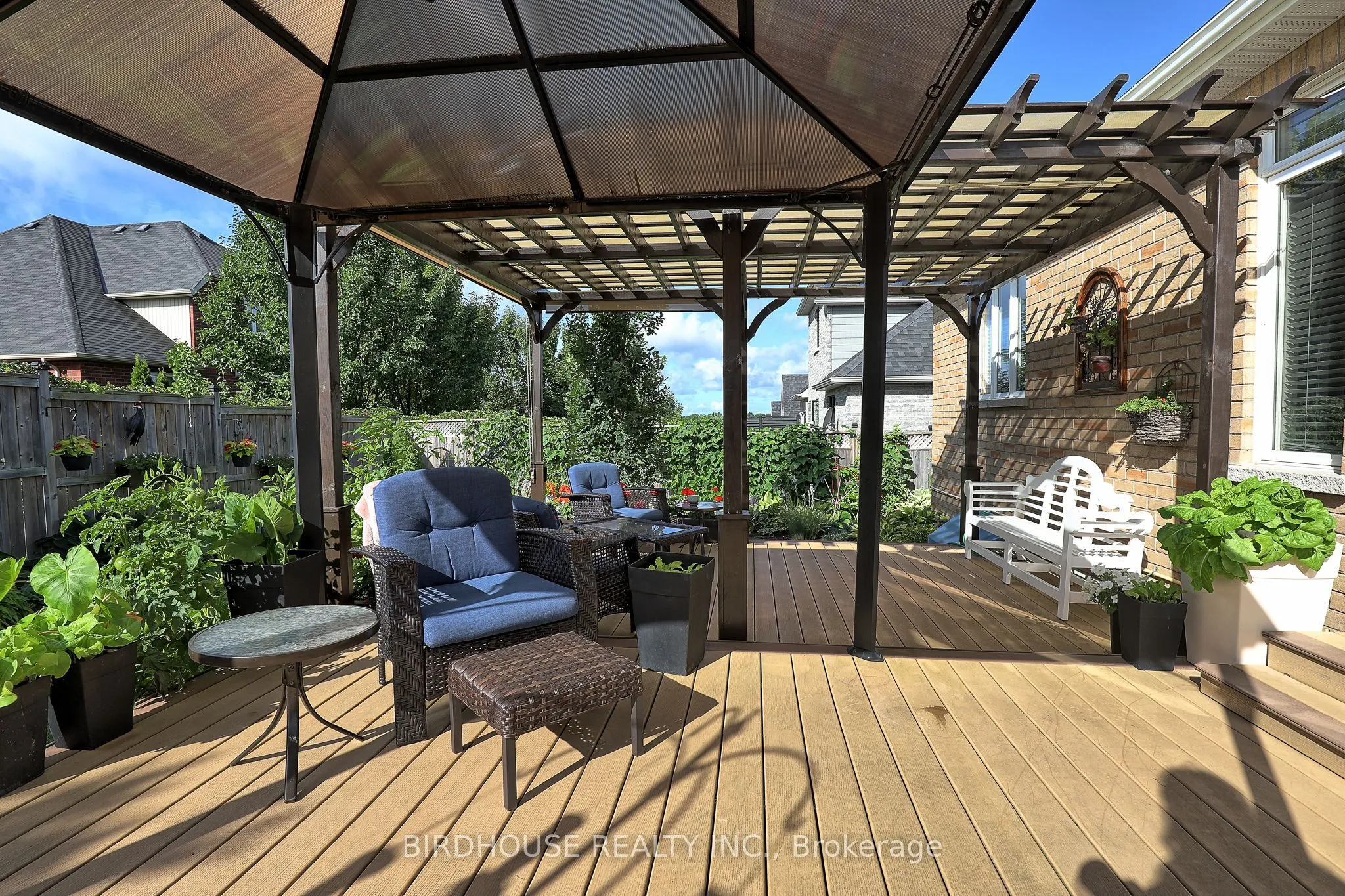 21 ELLIS Crescent