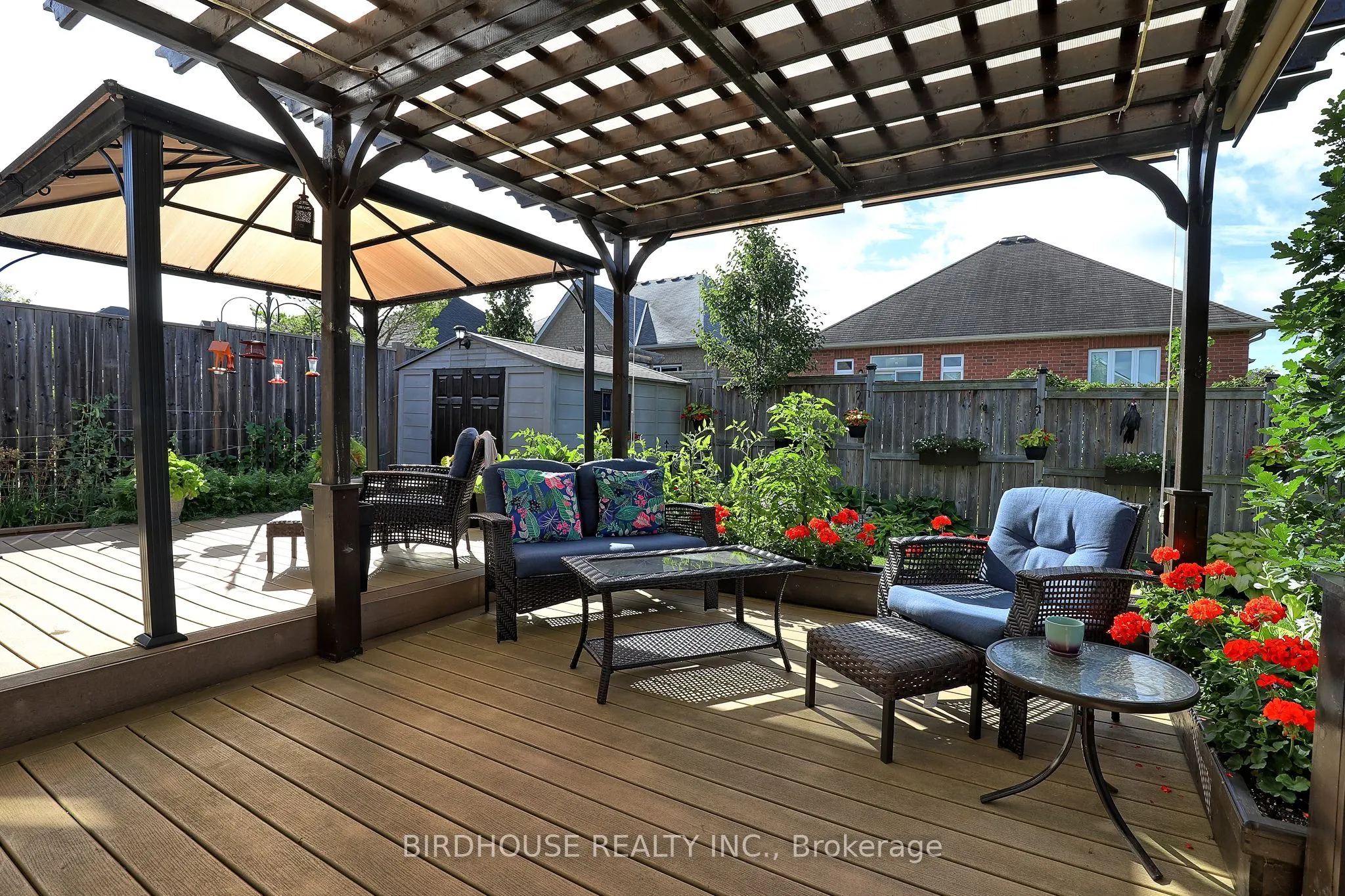 21 ELLIS Crescent