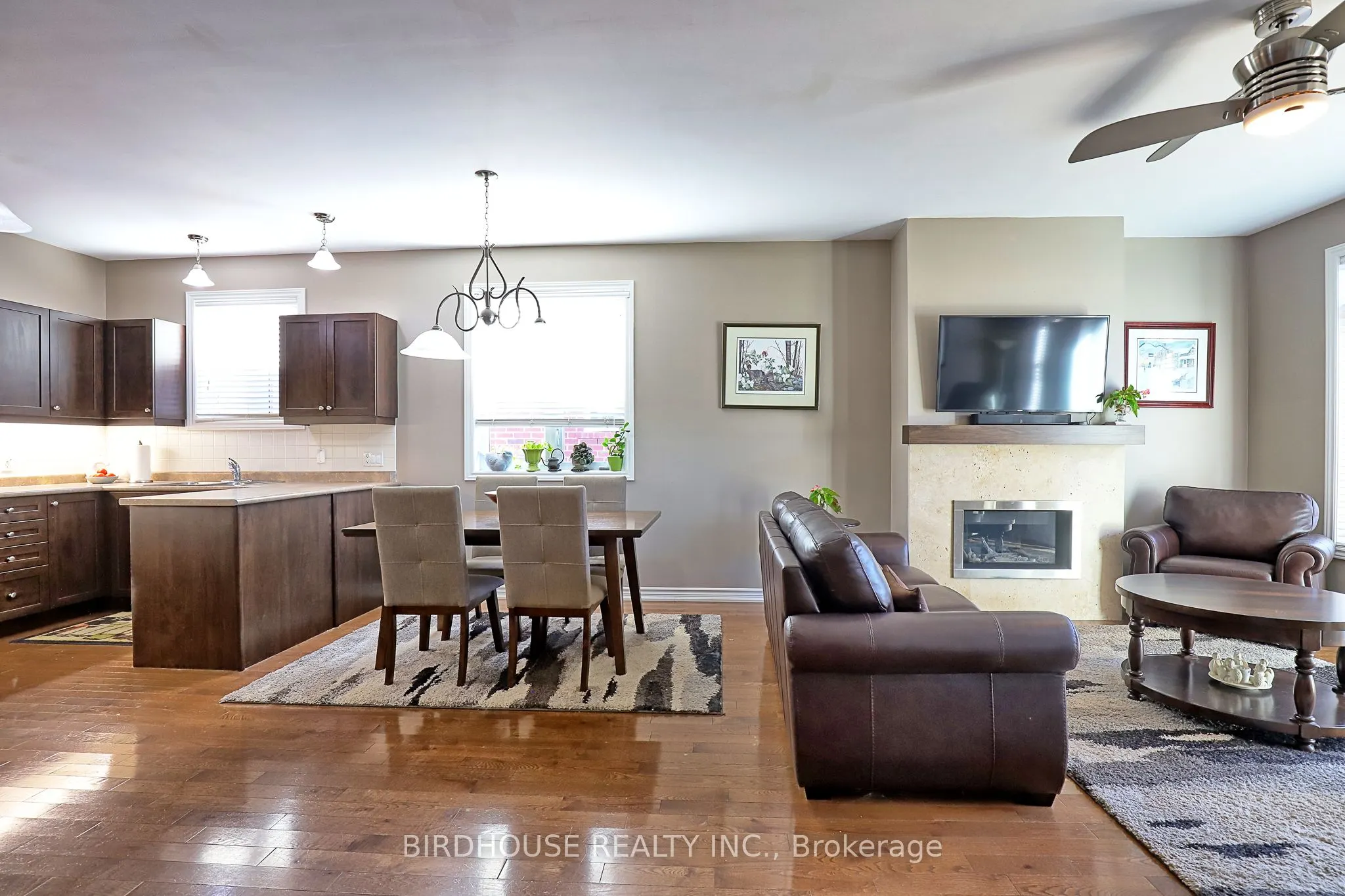 21 ELLIS Crescent