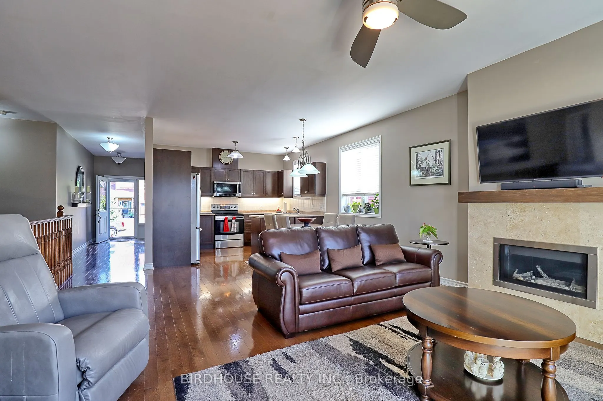 21 ELLIS Crescent