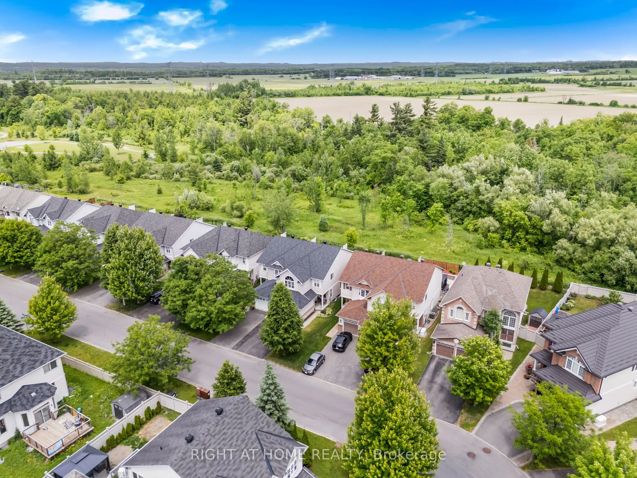 2383 Glandriel Crescent