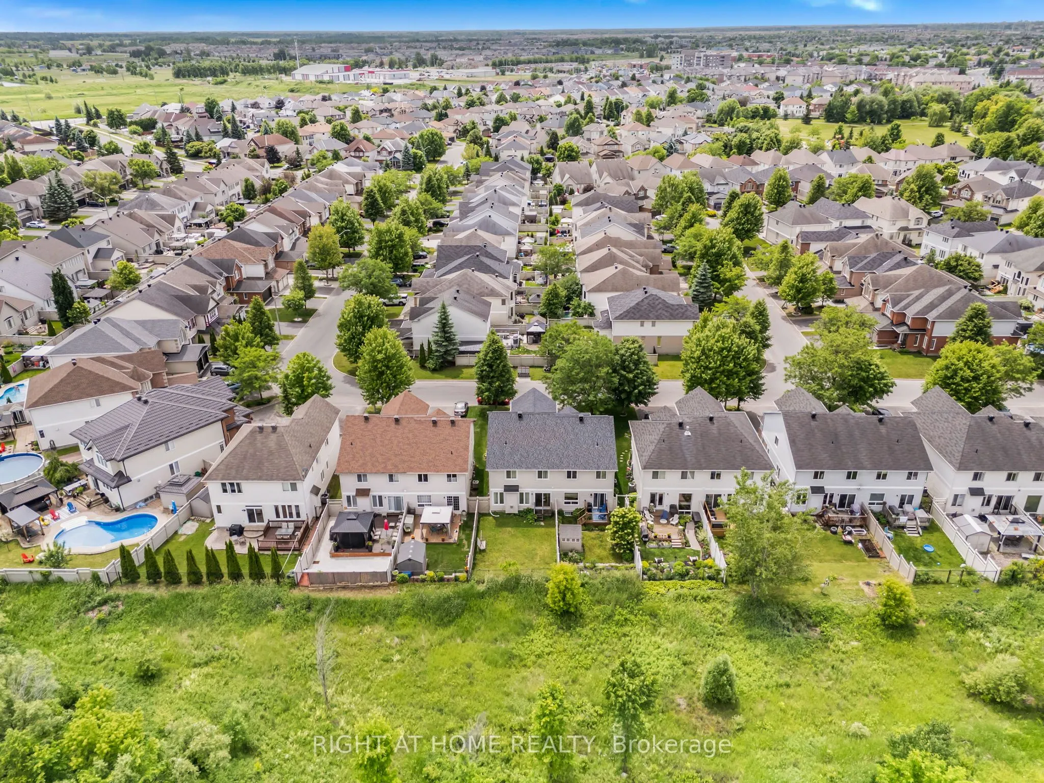 2383 Glandriel Crescent
