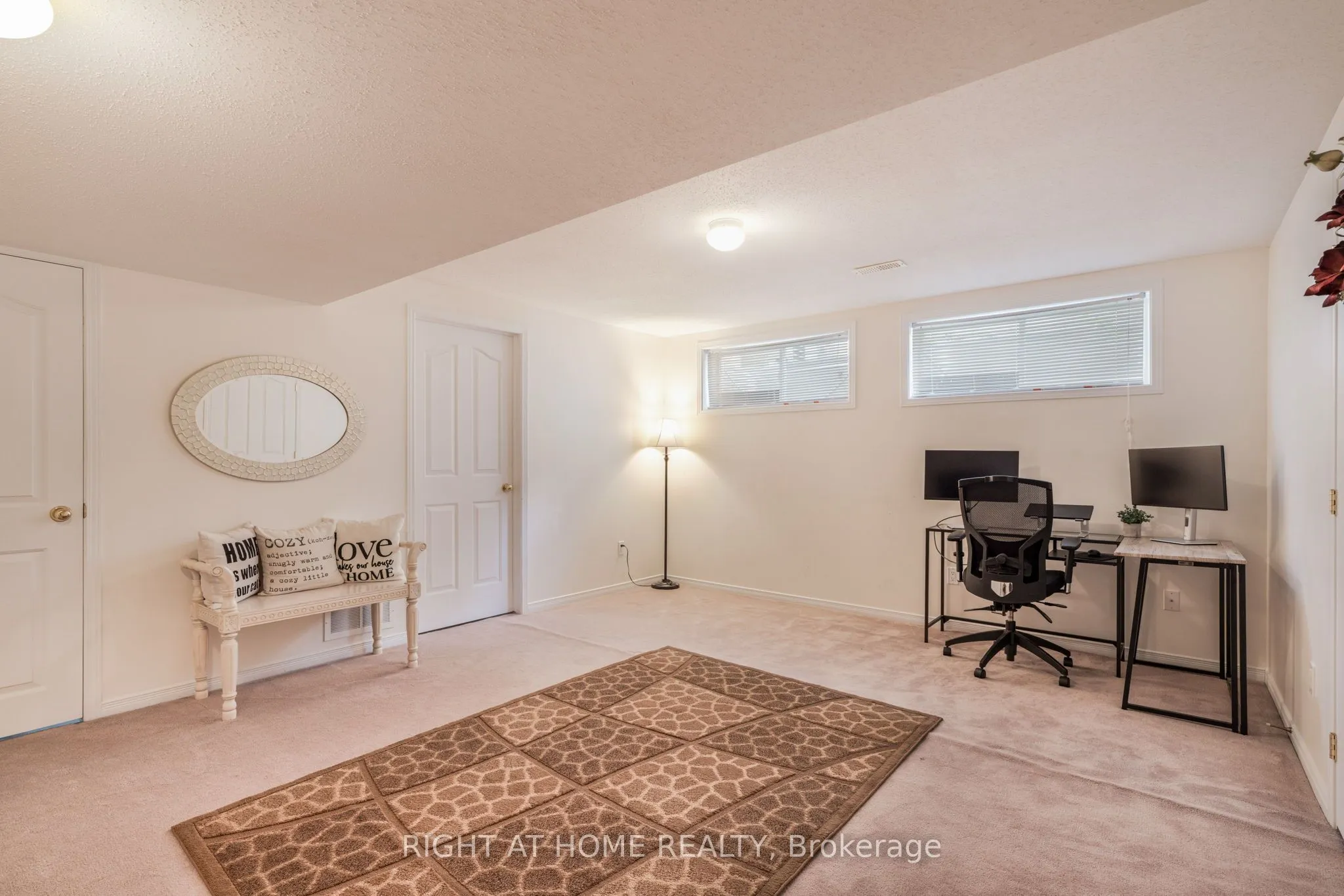 2383 Glandriel Crescent