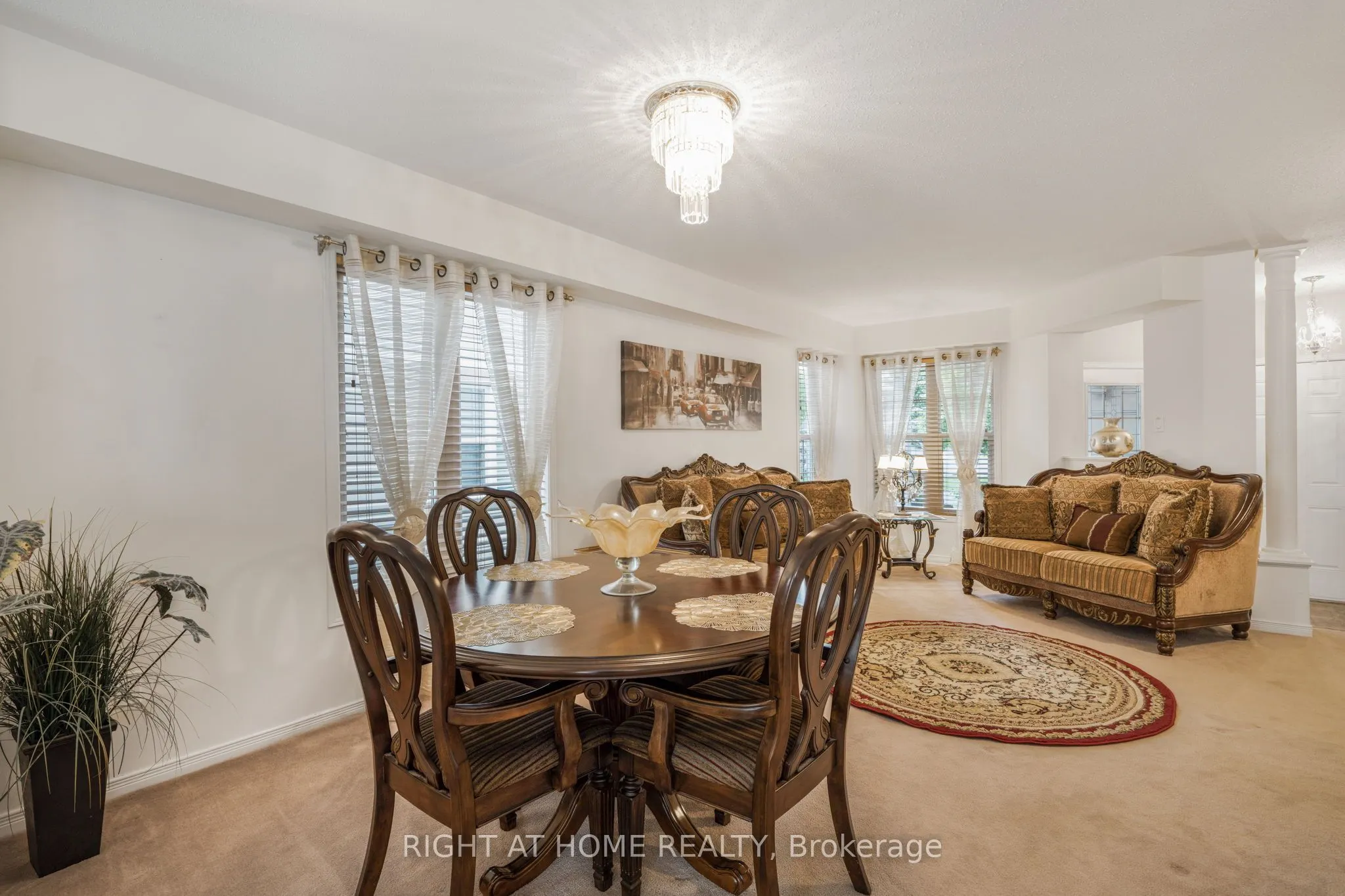 2383 Glandriel Crescent