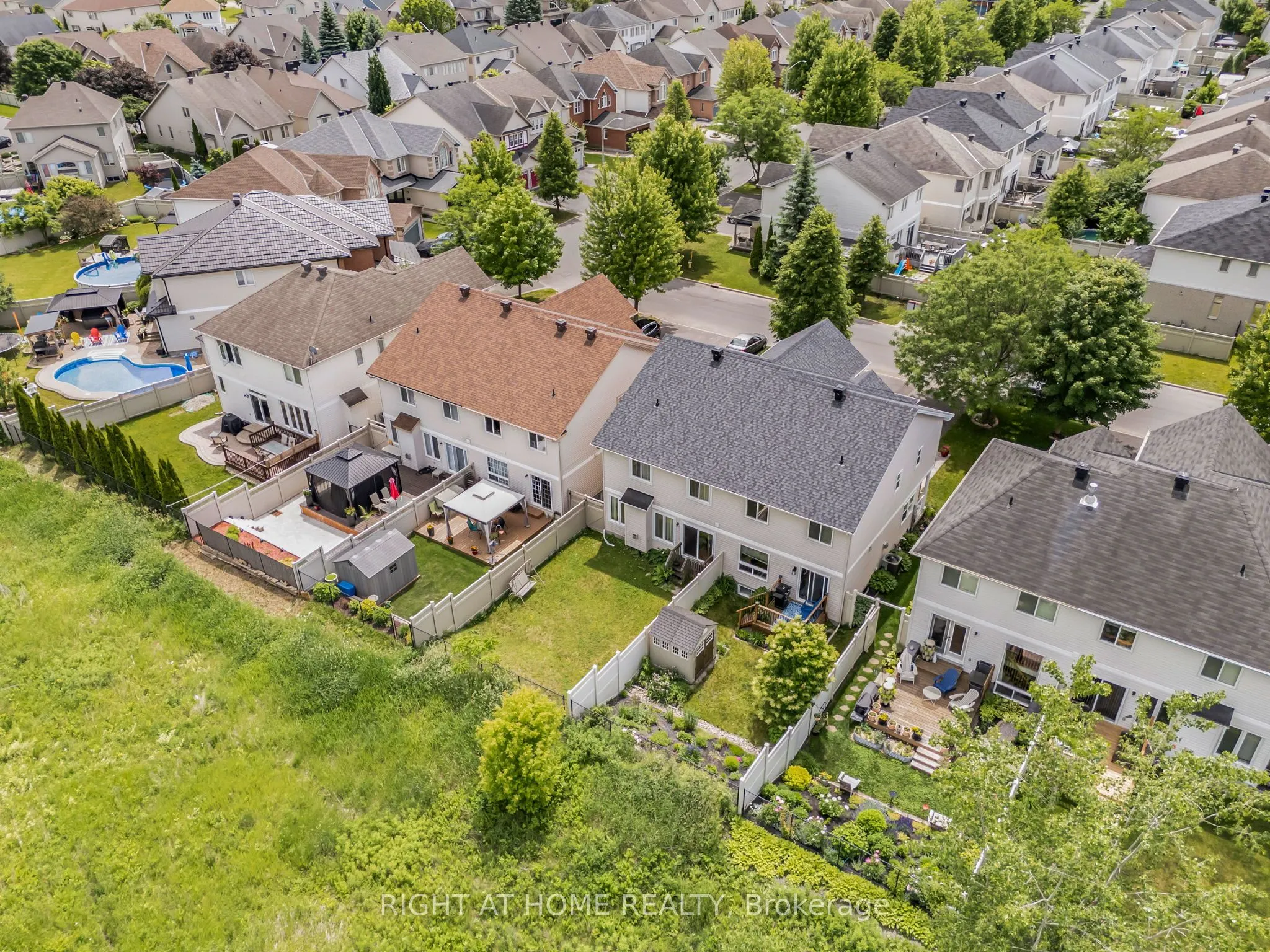 2383 Glandriel Crescent