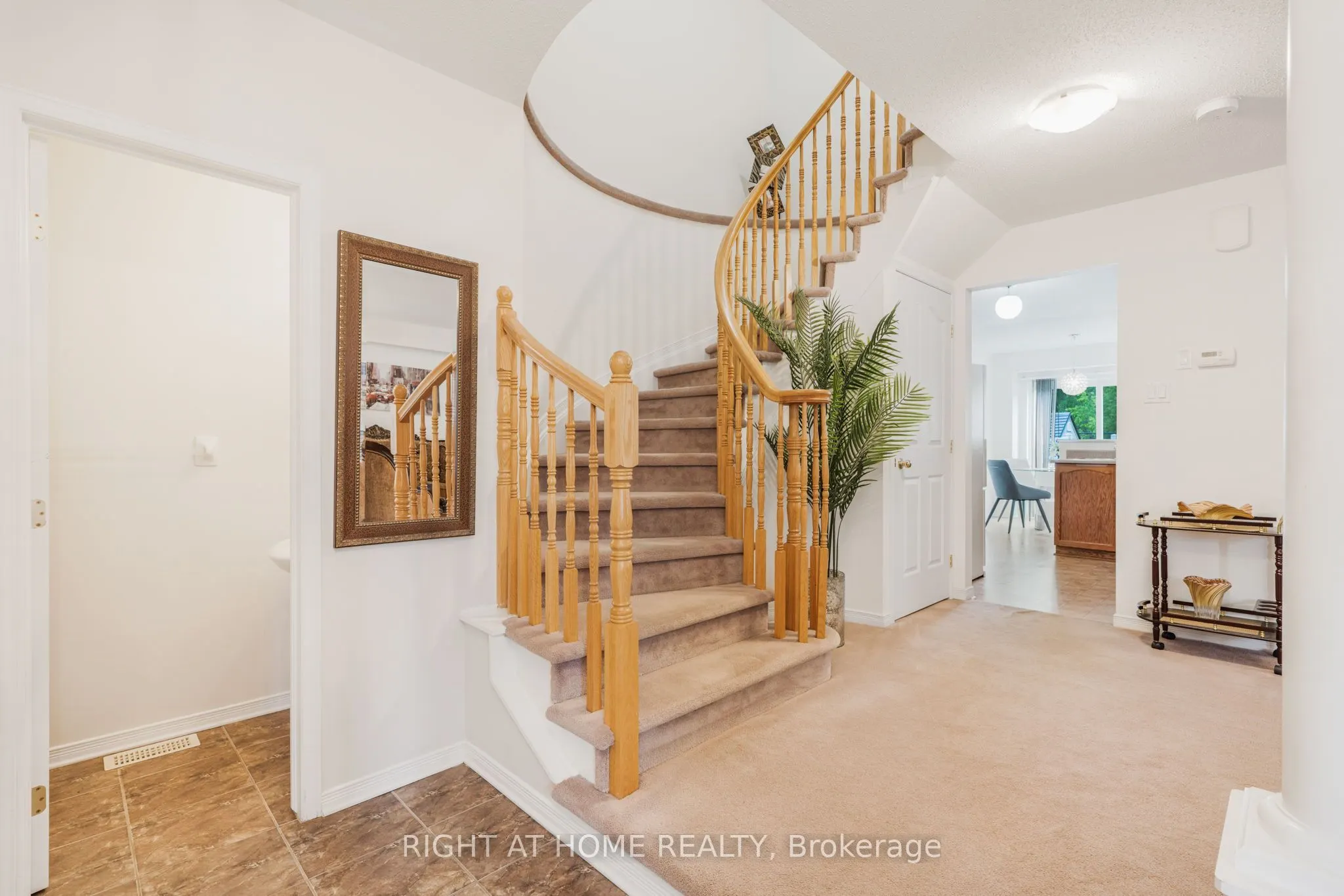 2383 Glandriel Crescent