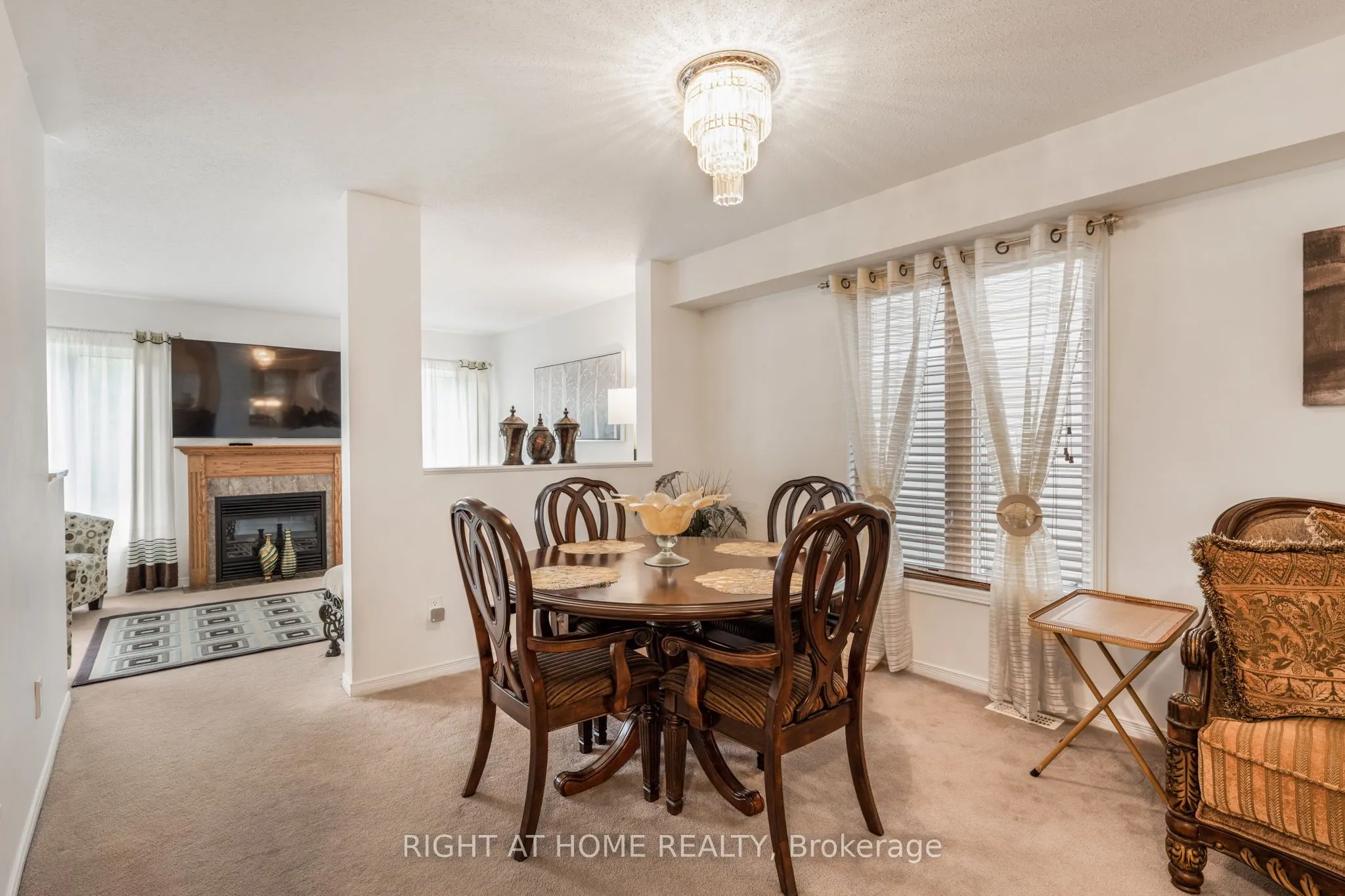 2383 Glandriel Crescent