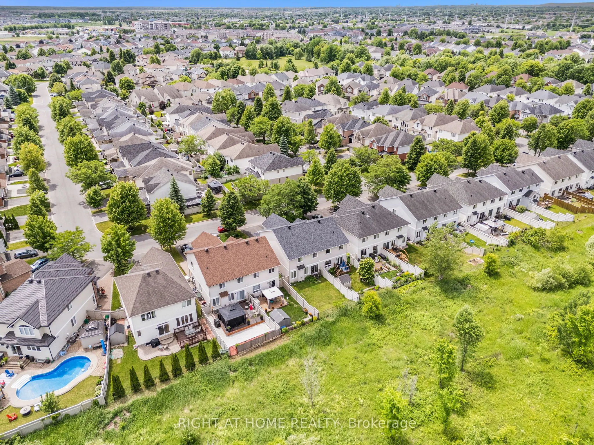 2383 Glandriel Crescent