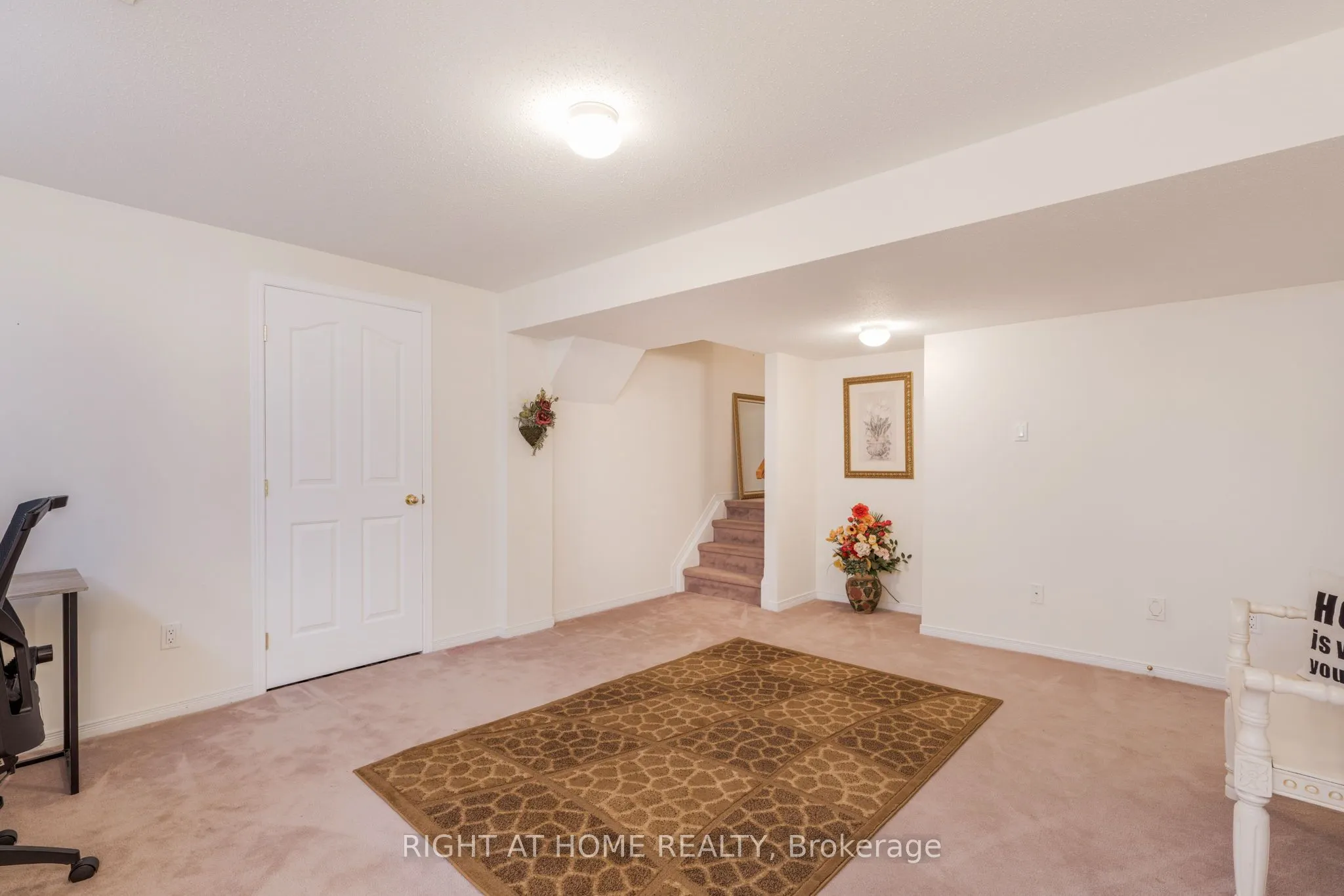2383 Glandriel Crescent