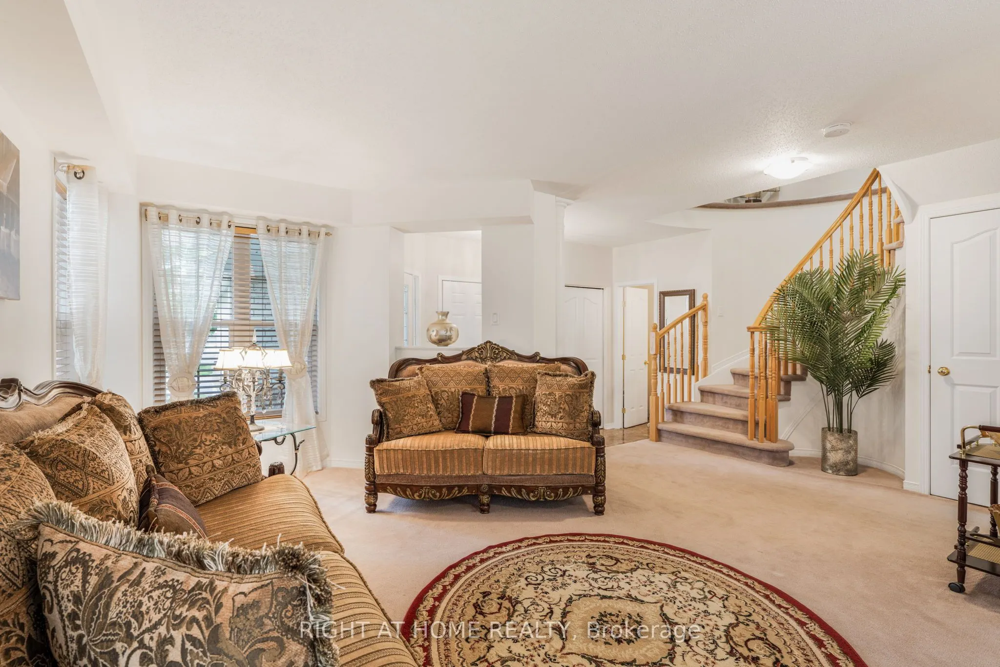 2383 Glandriel Crescent