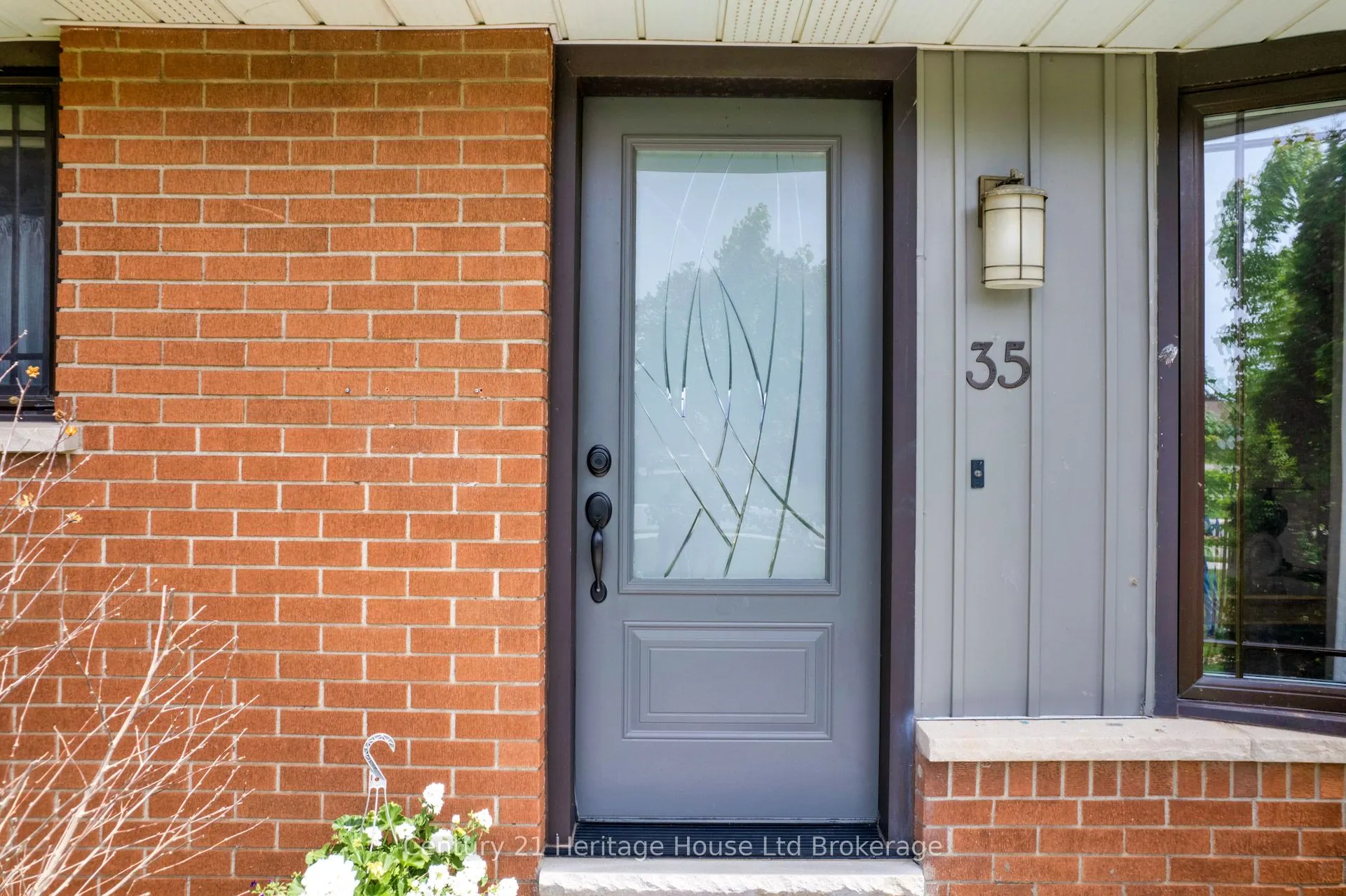 35 Tanager Drive