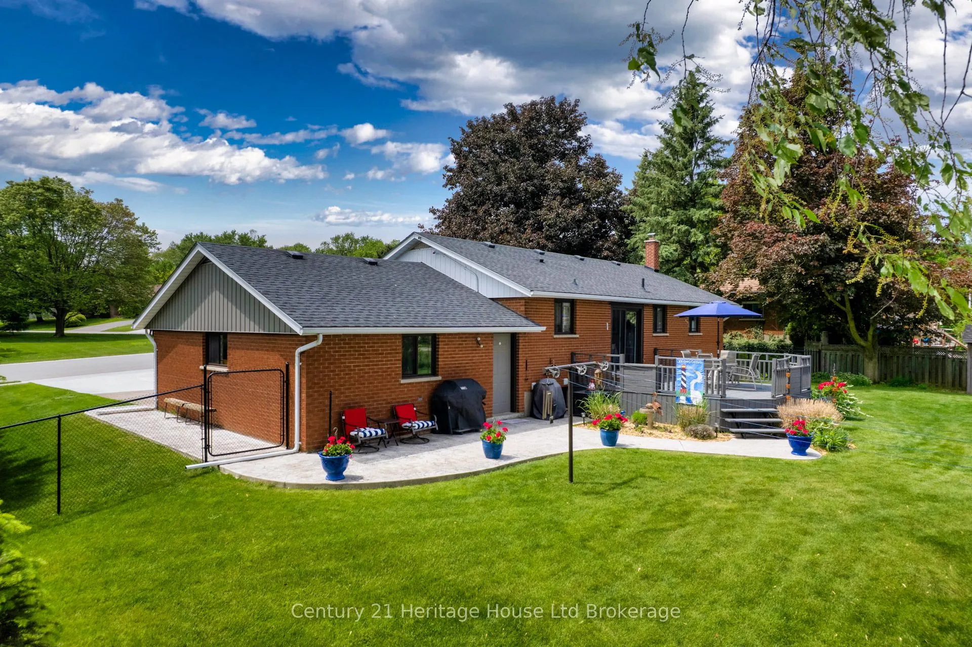 35 Tanager Drive