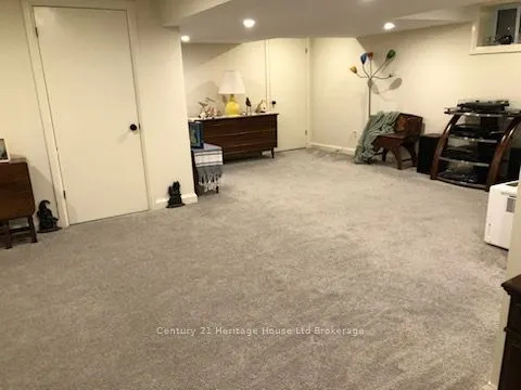 35 Tanager Drive