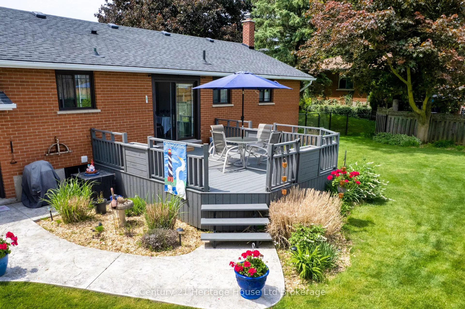 35 Tanager Drive