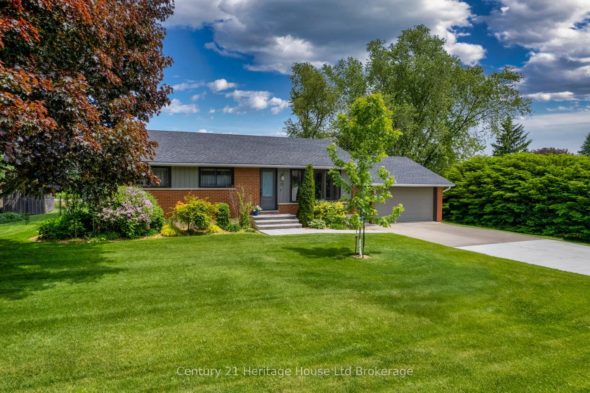 35 Tanager Drive