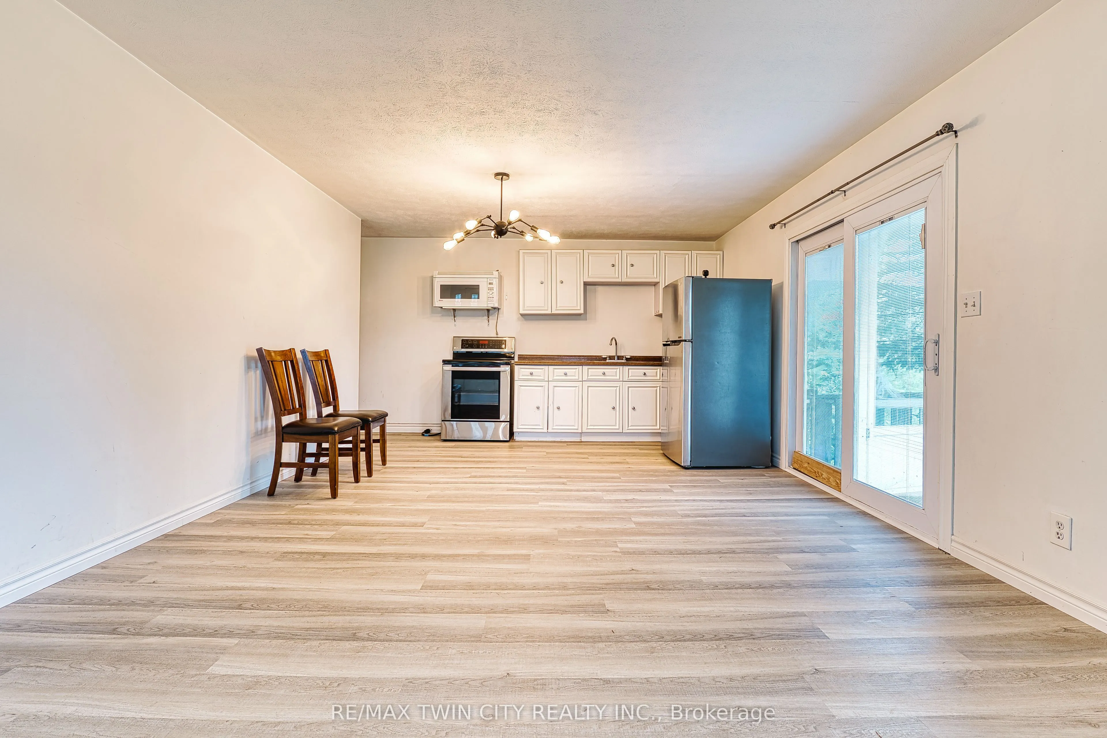 717906 HIGHWAY 6