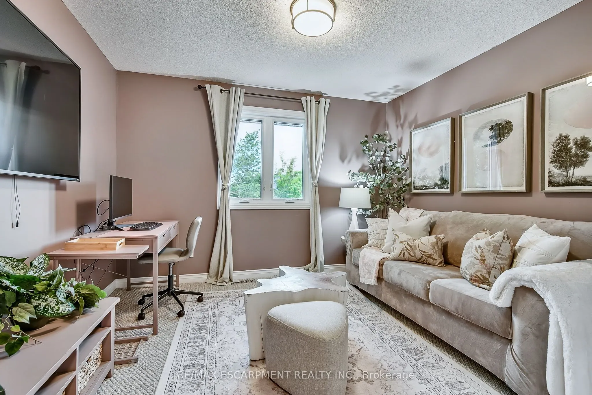 447 GOLF LINKS Road