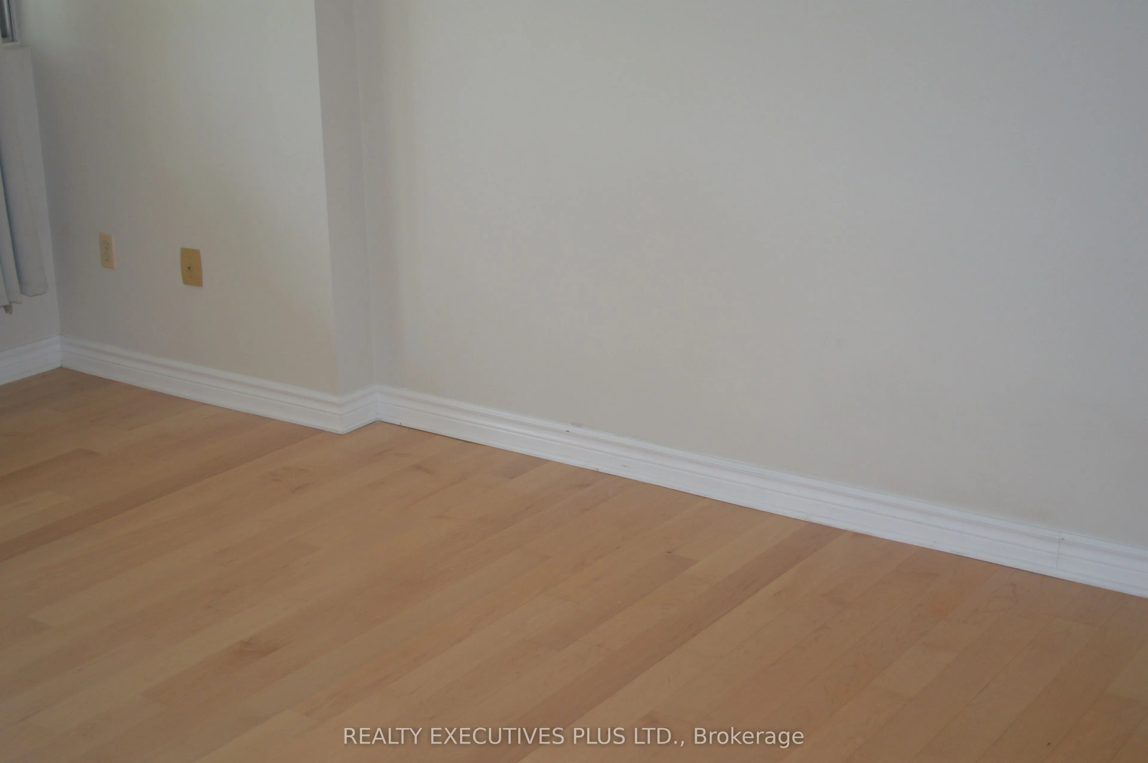 530 Laurier Avenue W, #403
