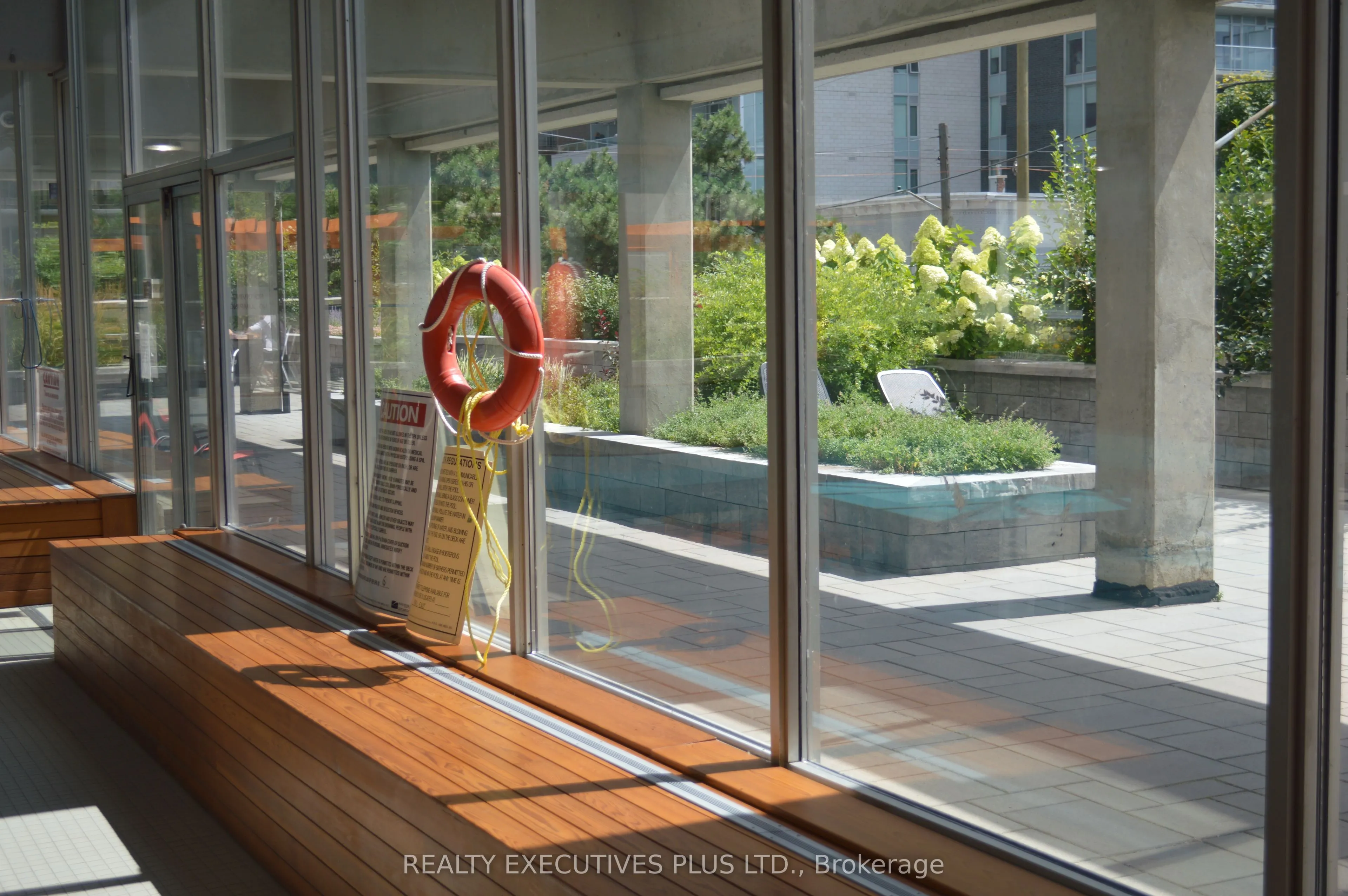 530 Laurier Avenue W, #403