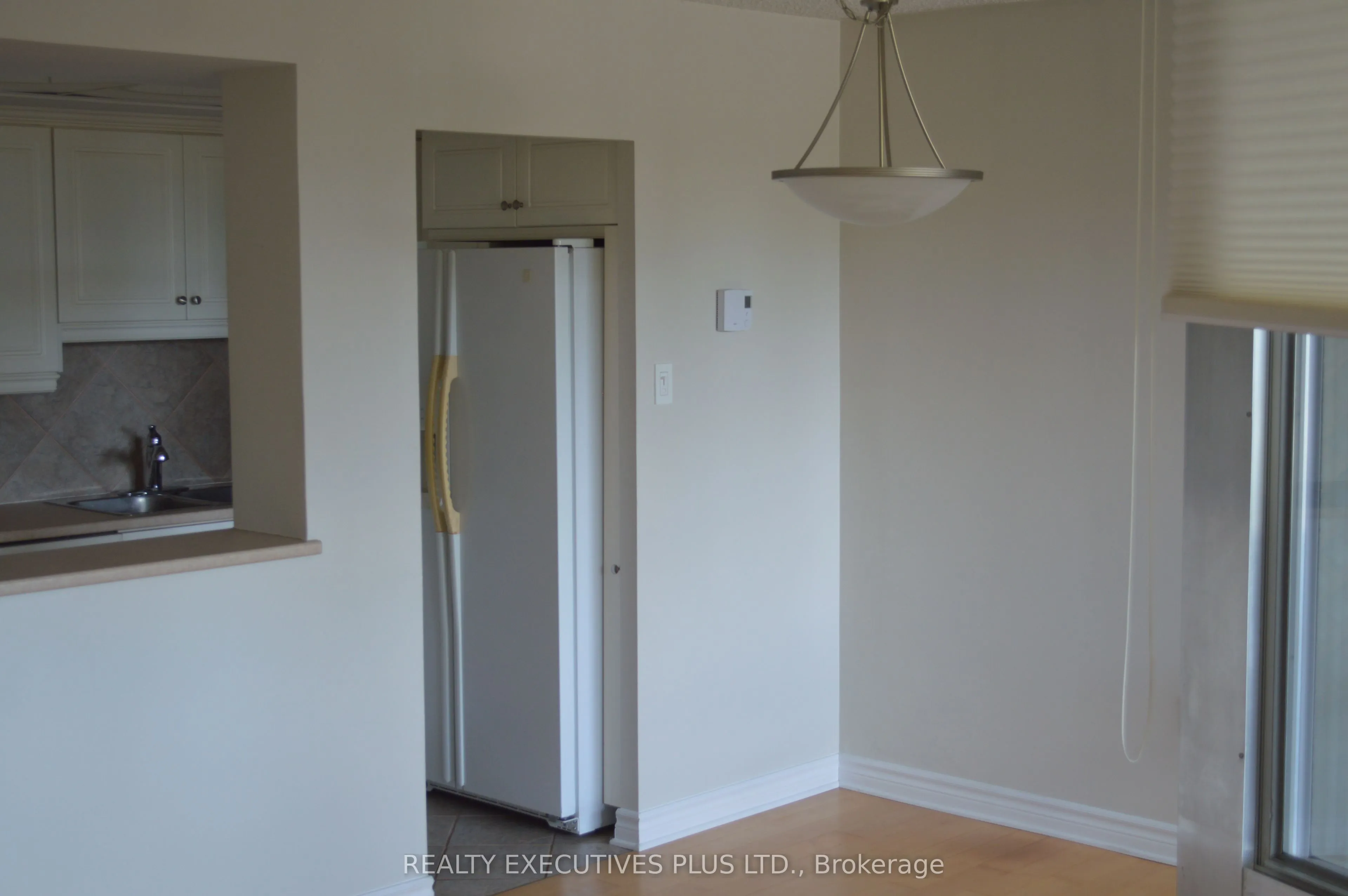 530 Laurier Avenue W, #403