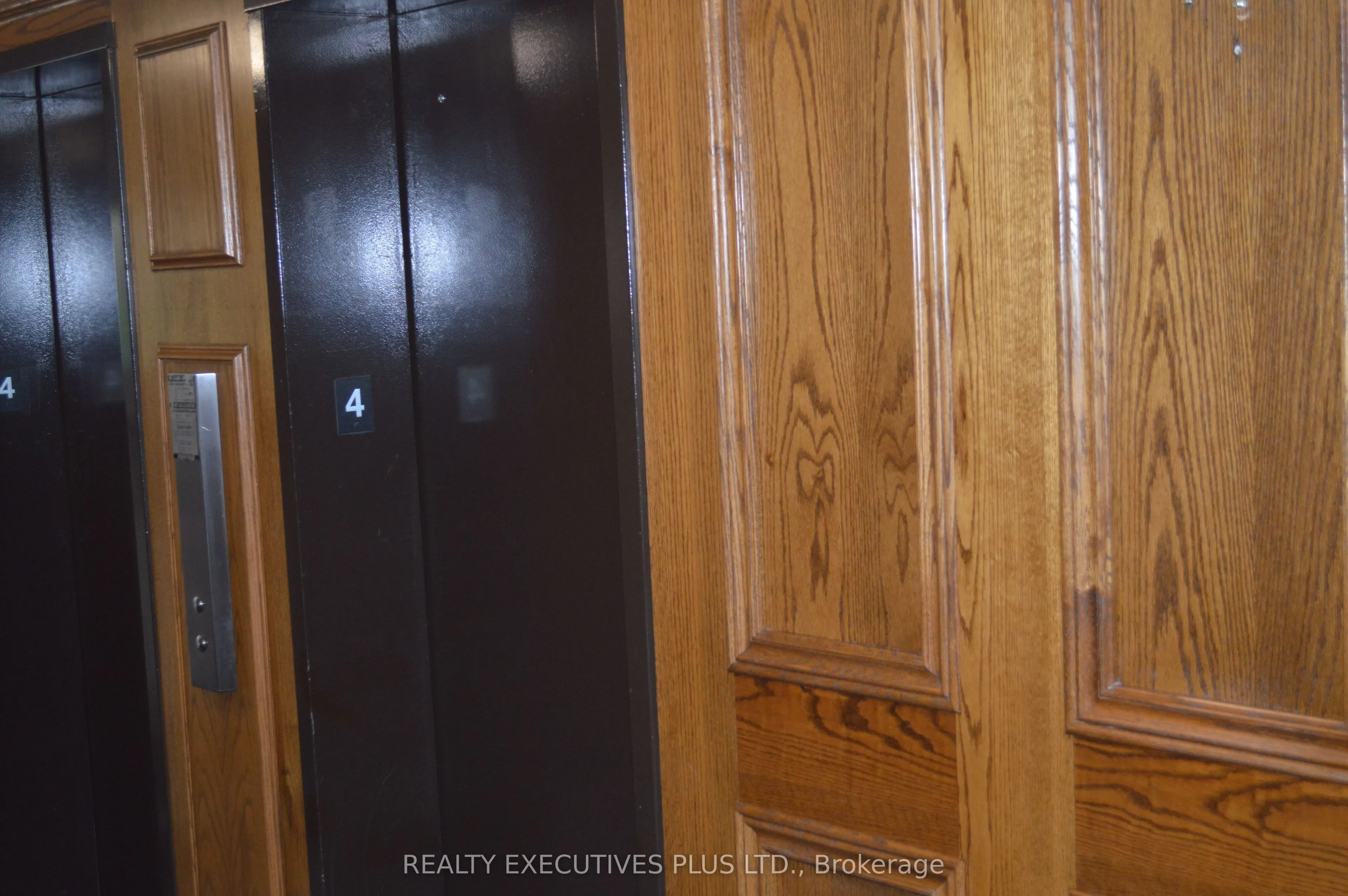 530 Laurier Avenue W, #403