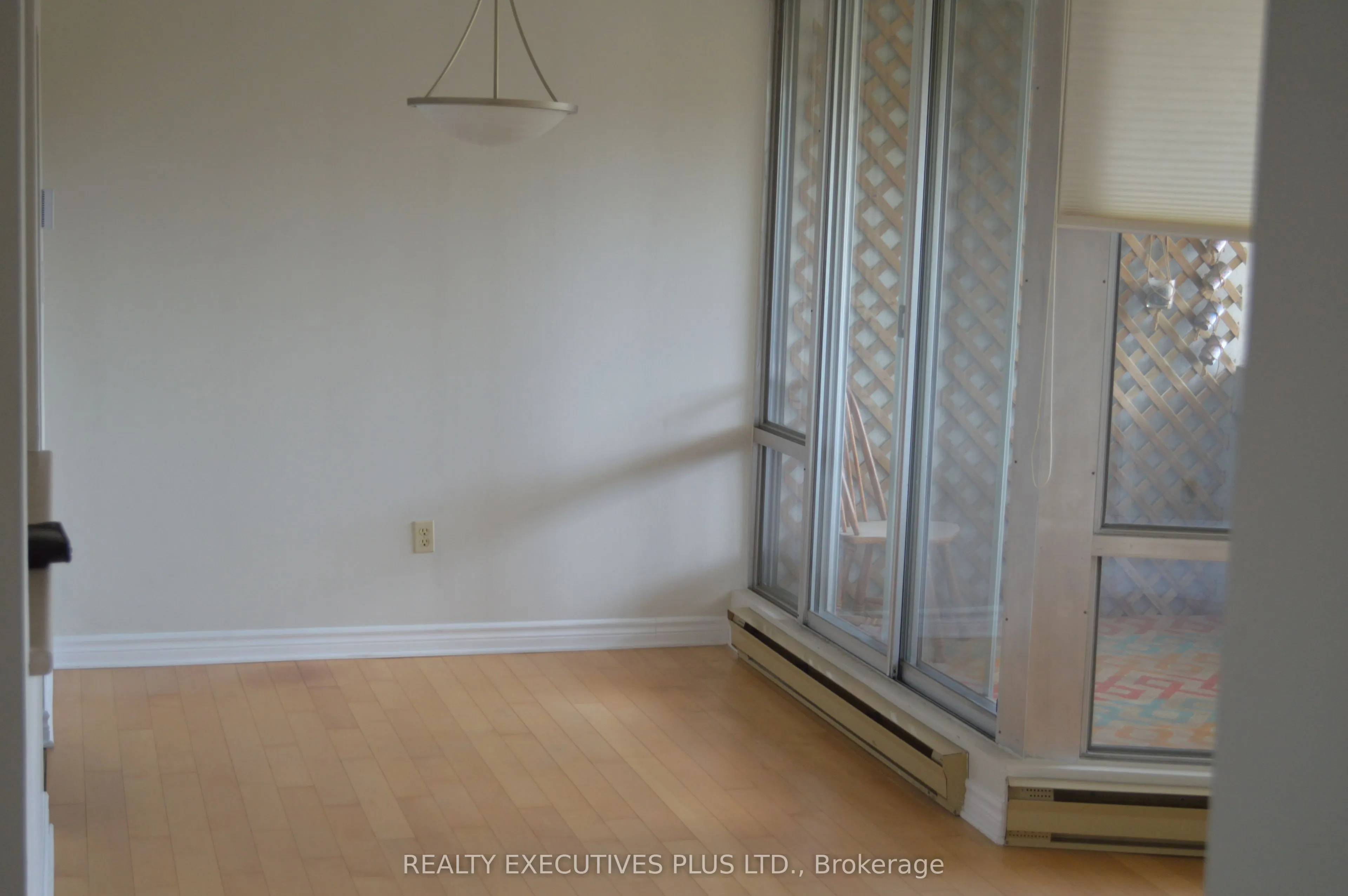 530 Laurier Avenue W, #403