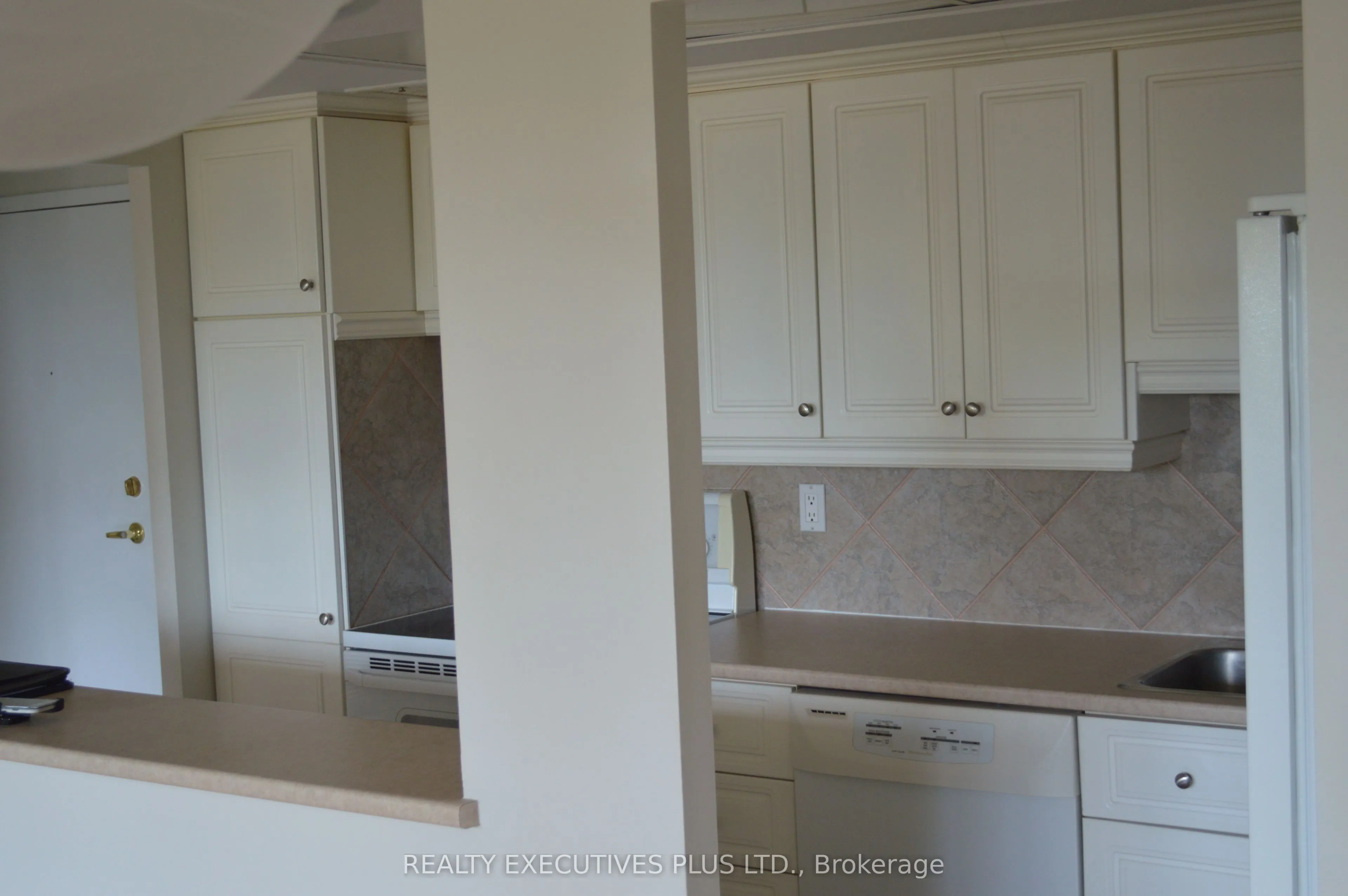 530 Laurier Avenue W, #403