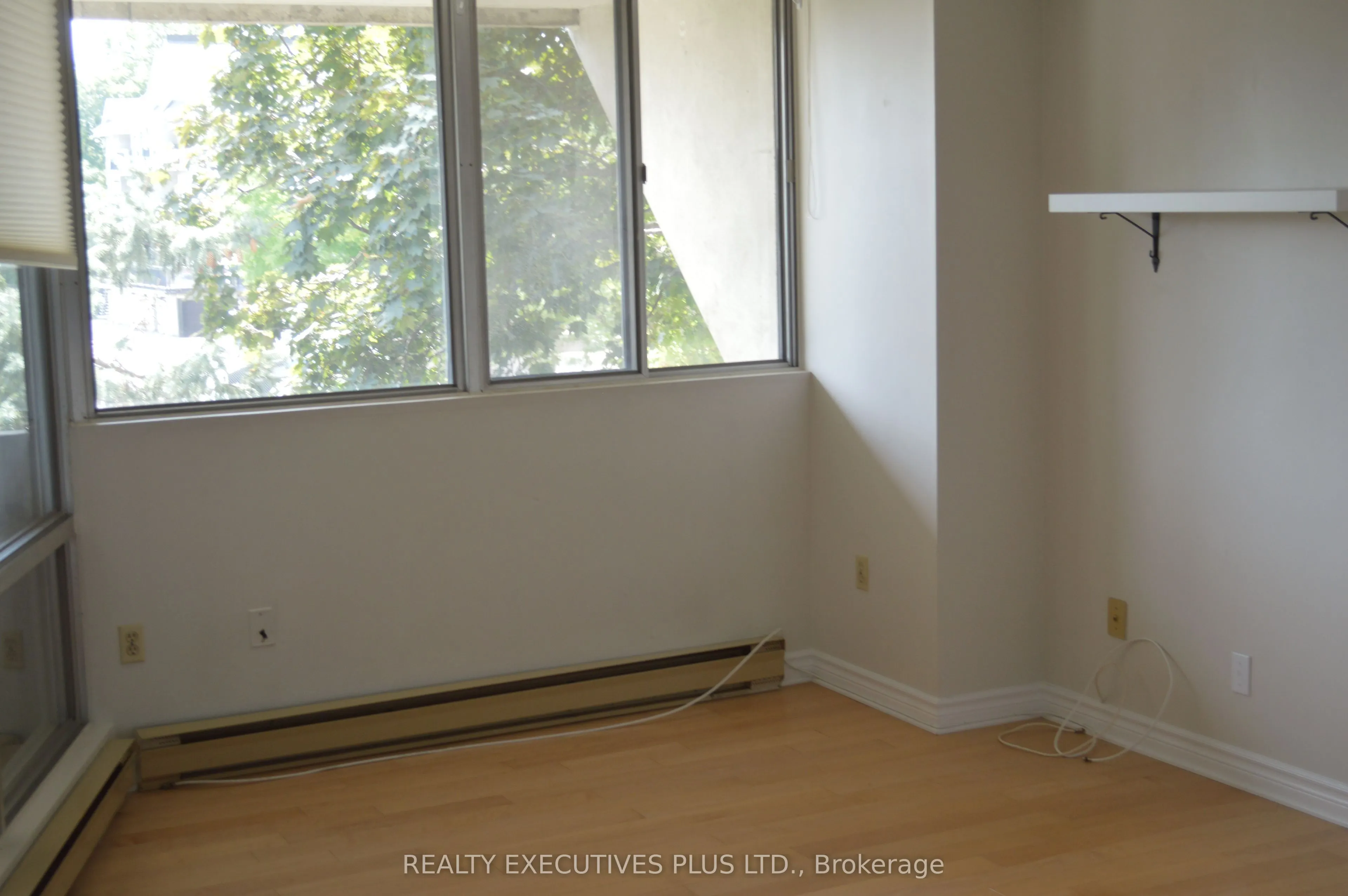 530 Laurier Avenue W, #403