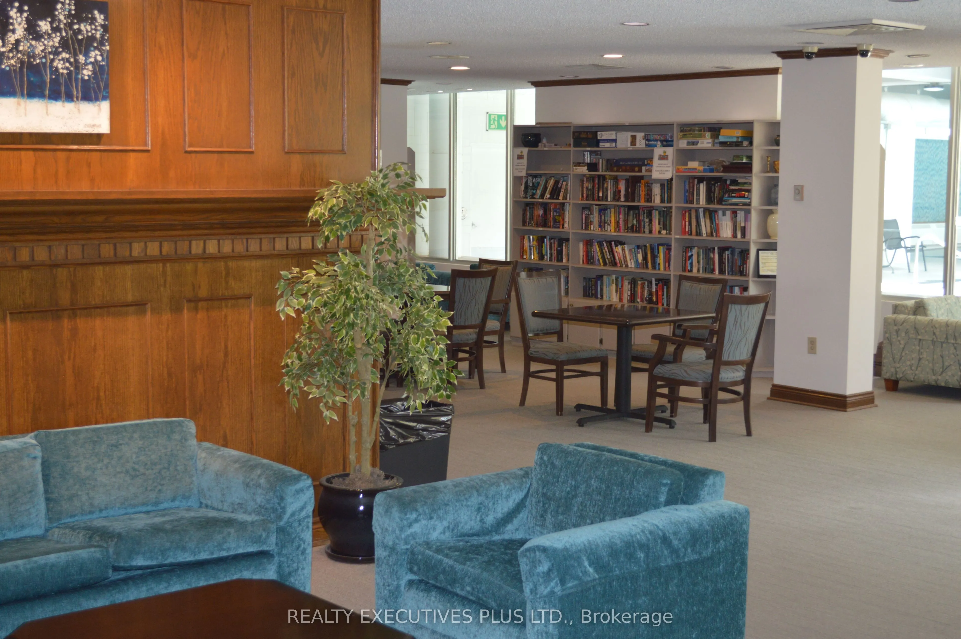 530 Laurier Avenue W, #403