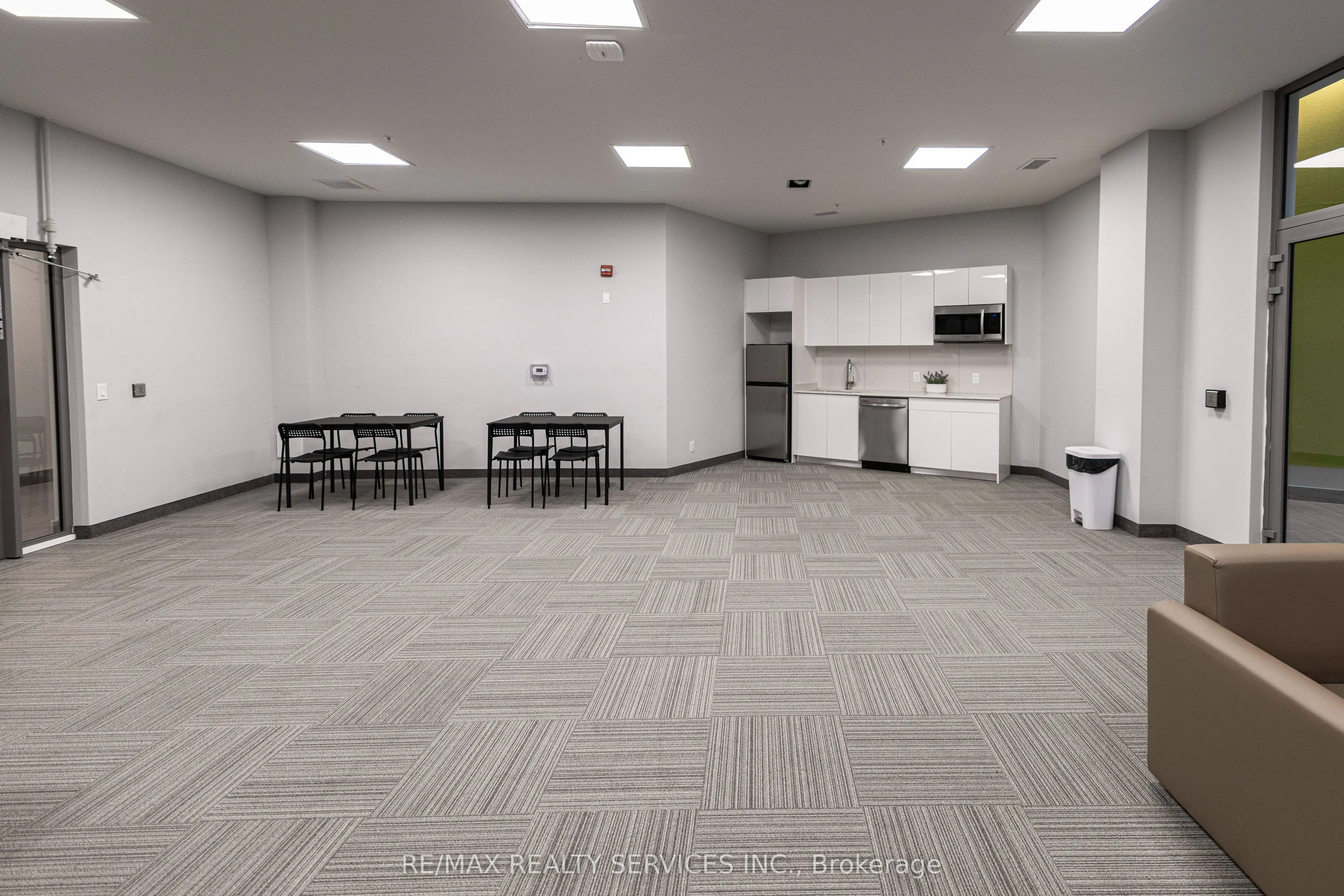 652 Princess Street, #522
