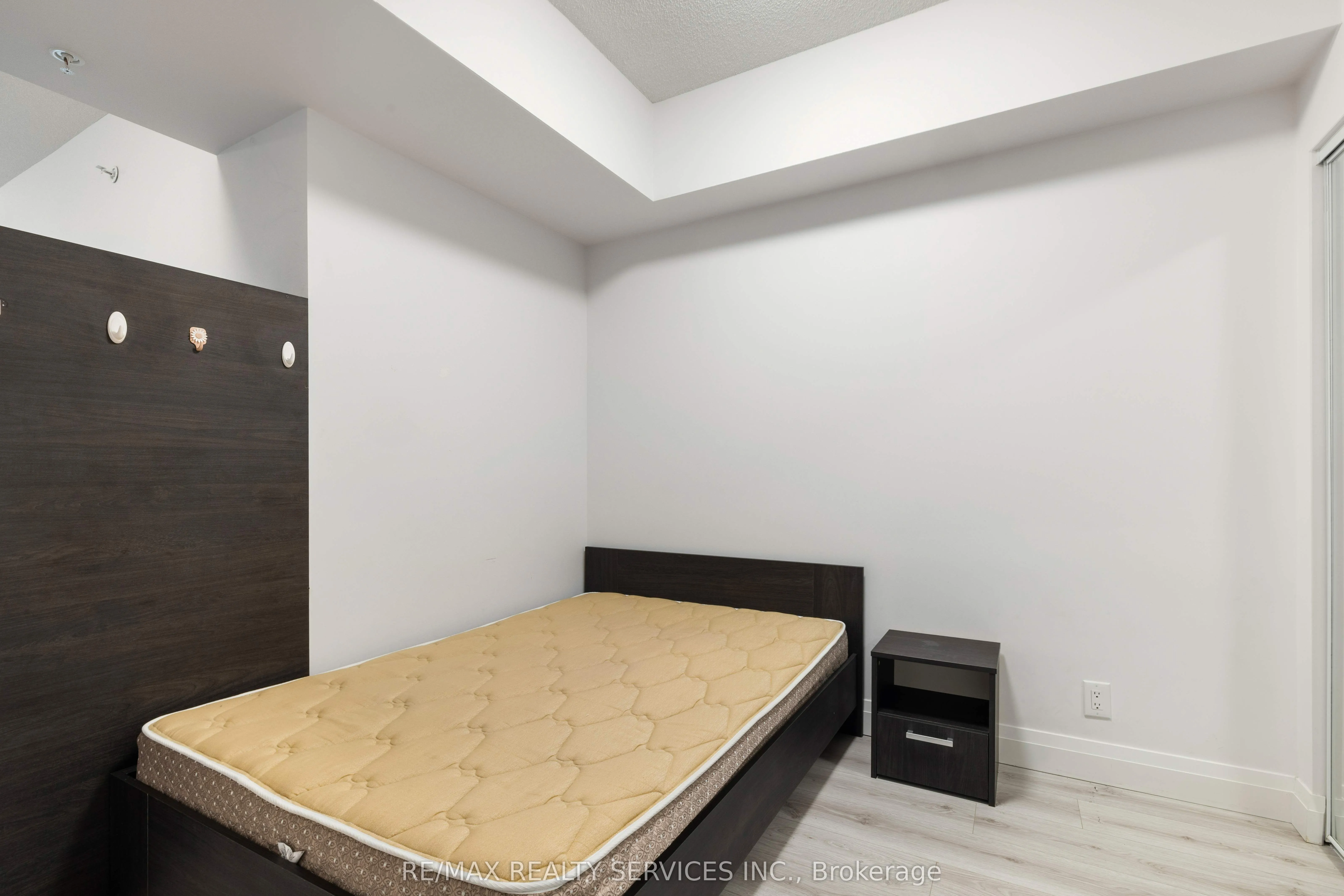 652 Princess Street, #522