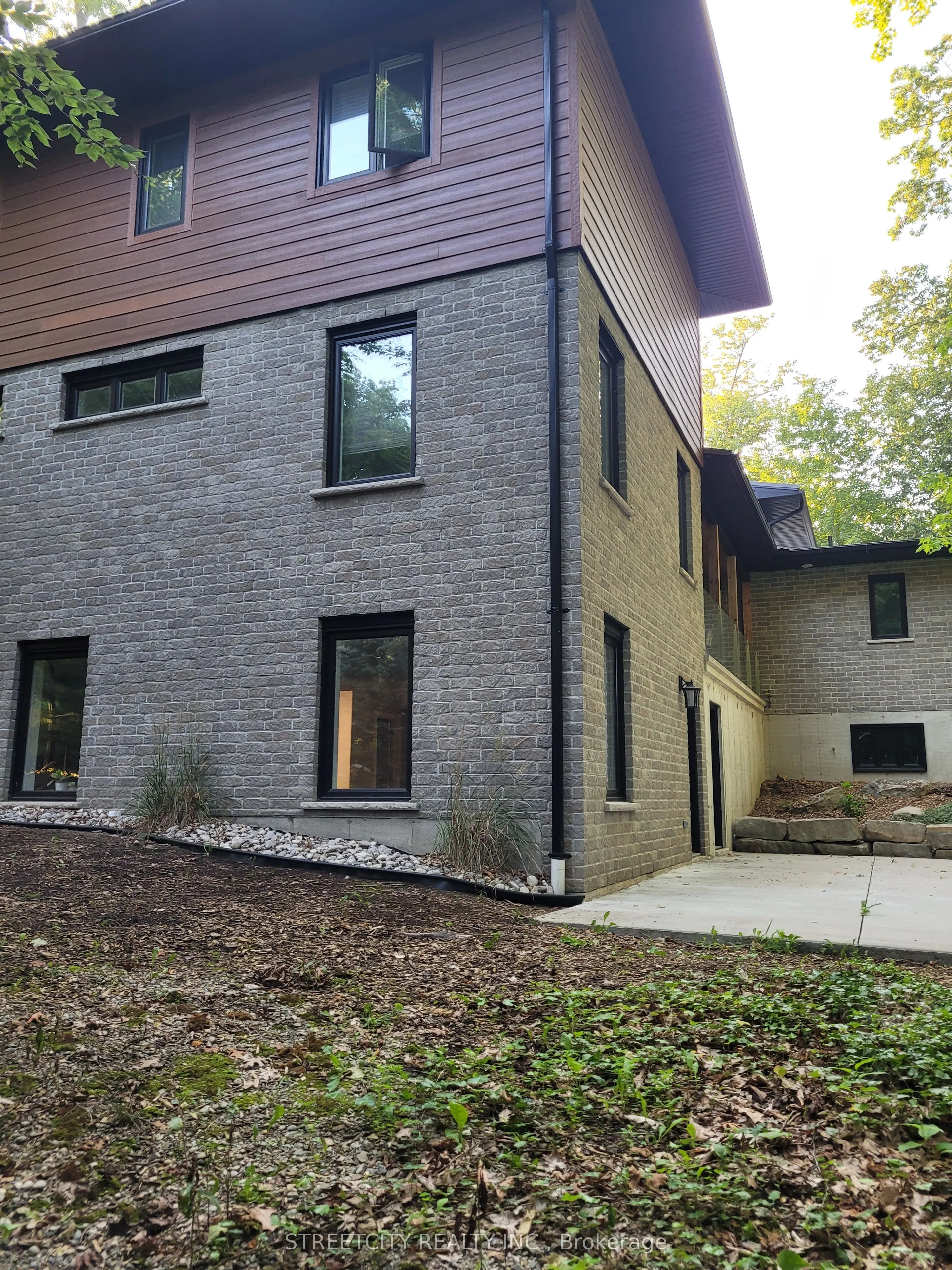 141 Baldwin Street