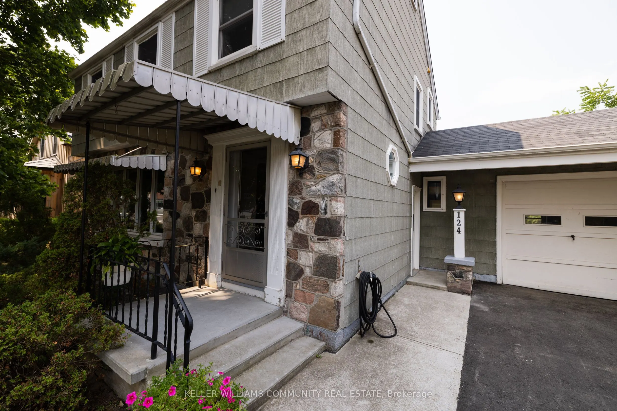 124 Ranney Street N