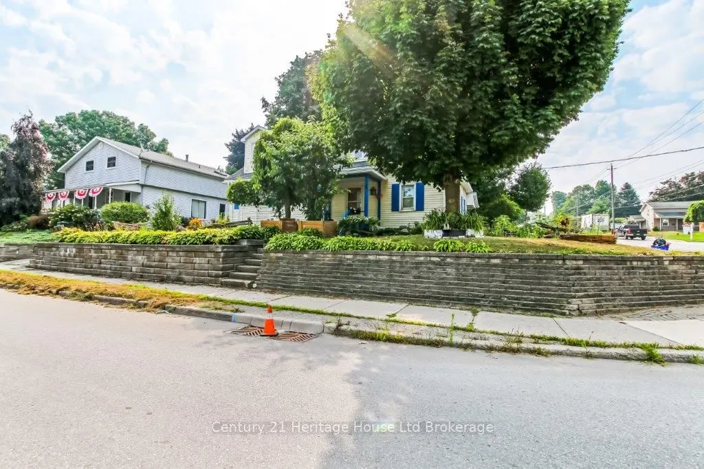 186 Charles Street E