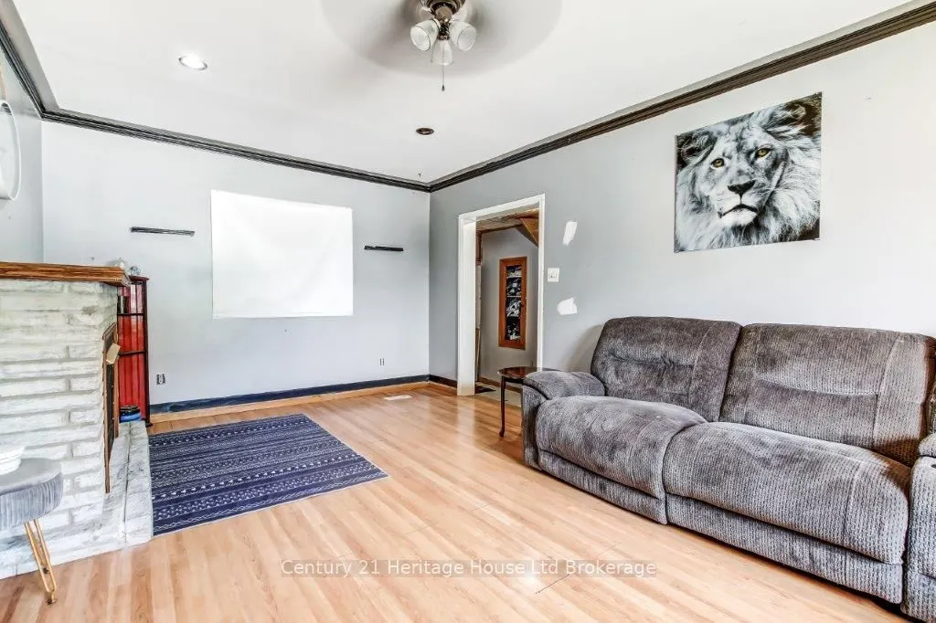 186 Charles Street E