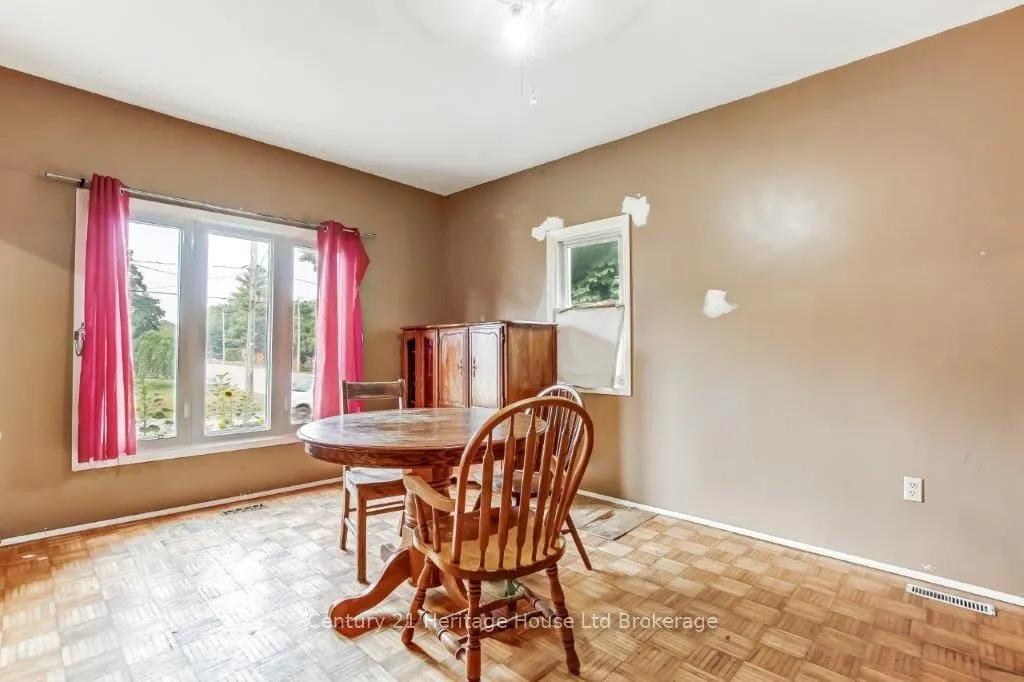 186 Charles Street E