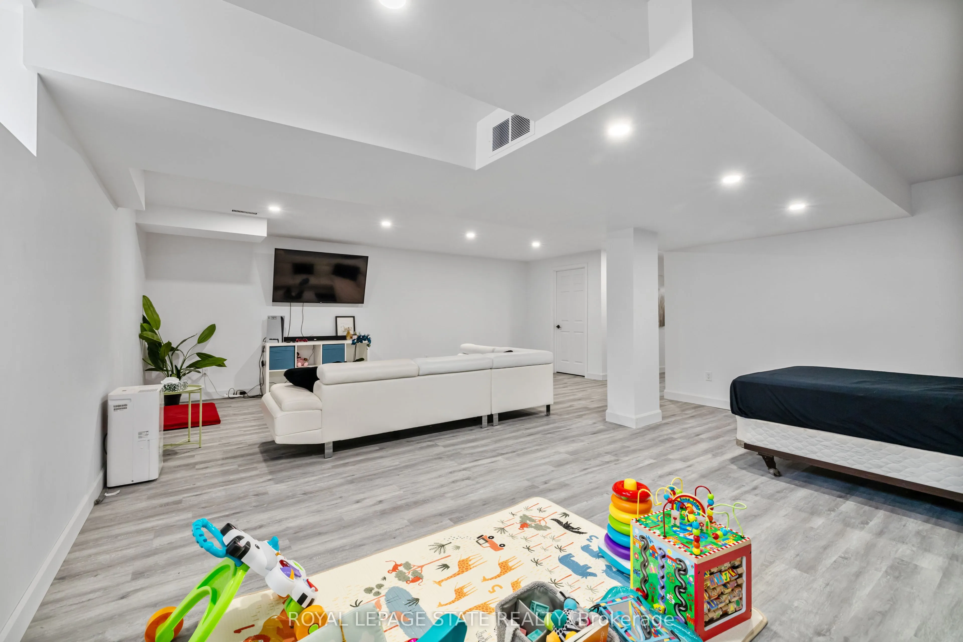 18 South Coast Circle