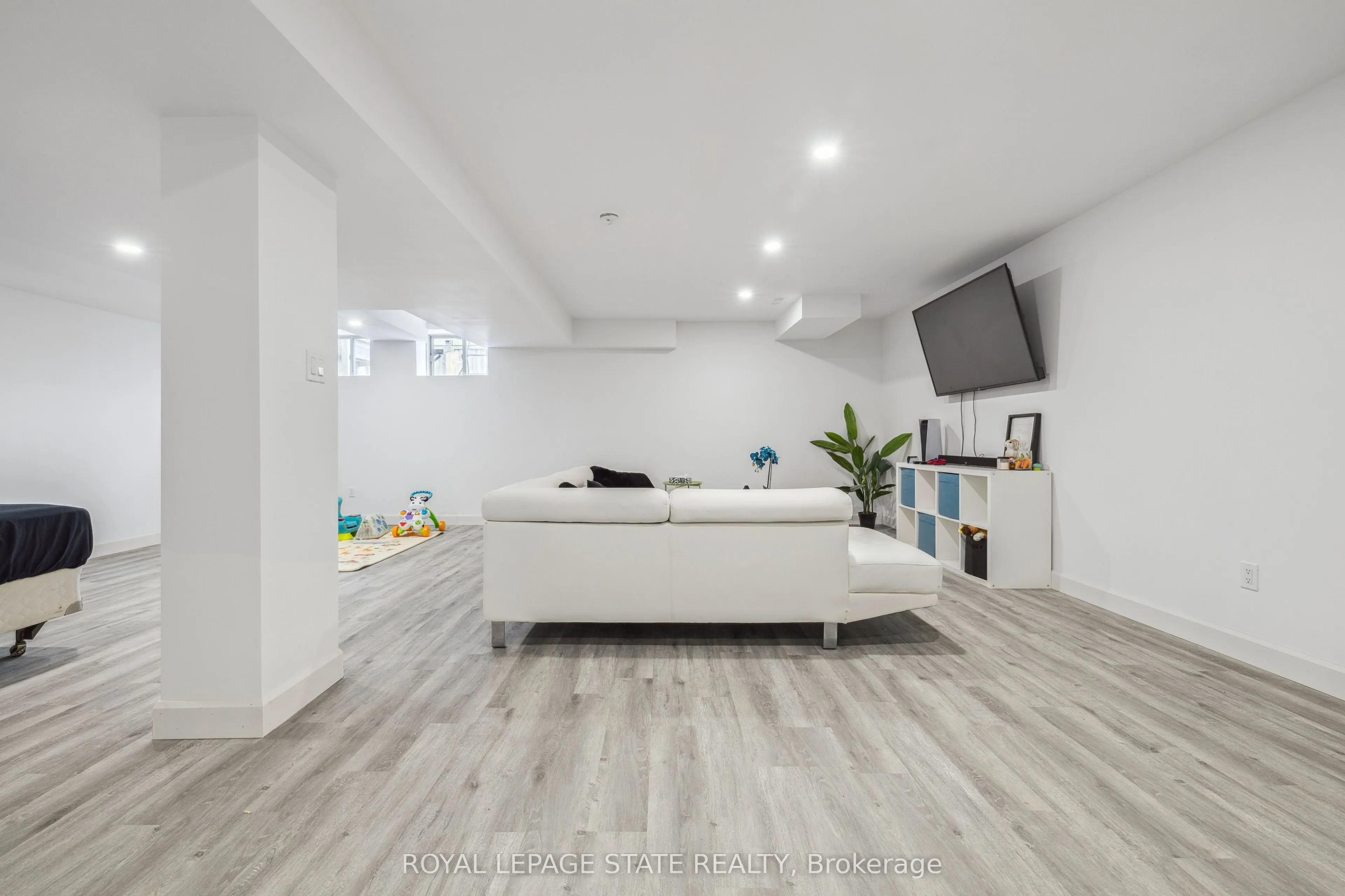 18 South Coast Circle