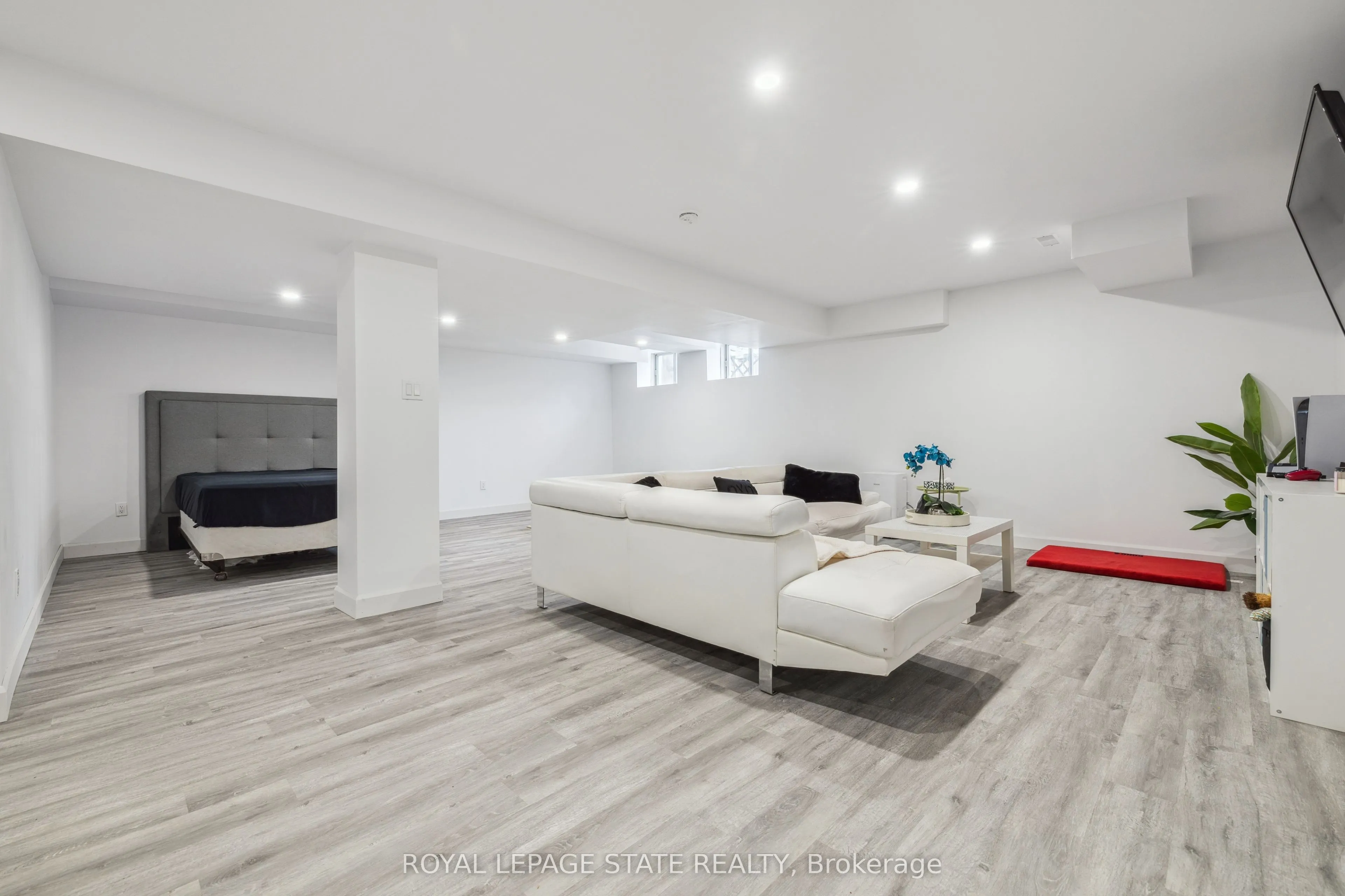 18 South Coast Circle