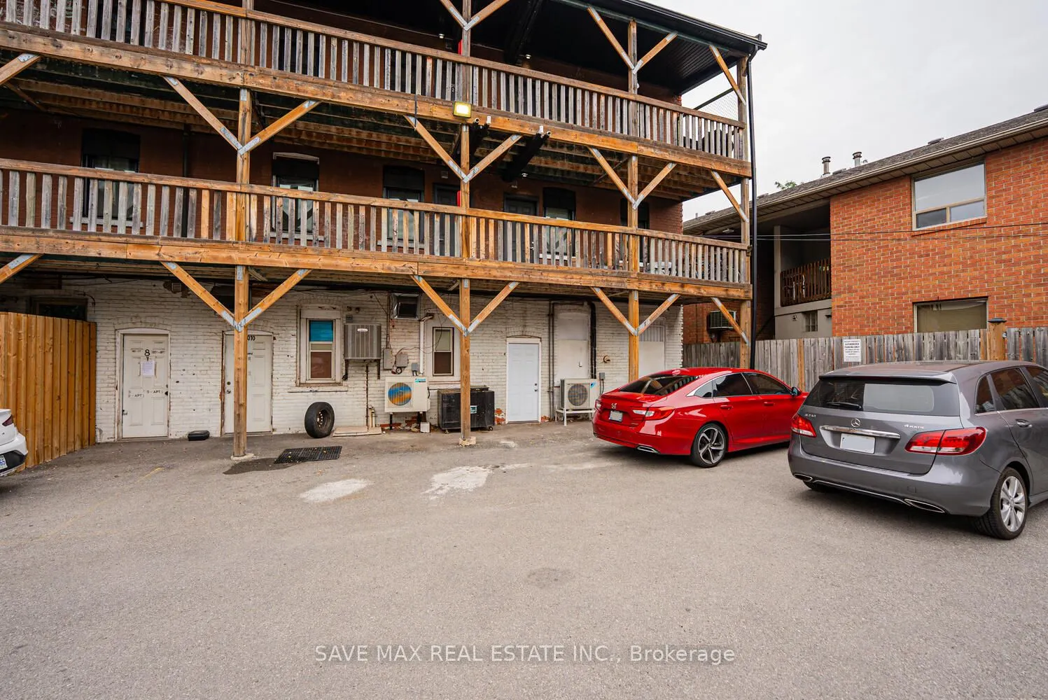 1010 King Street E