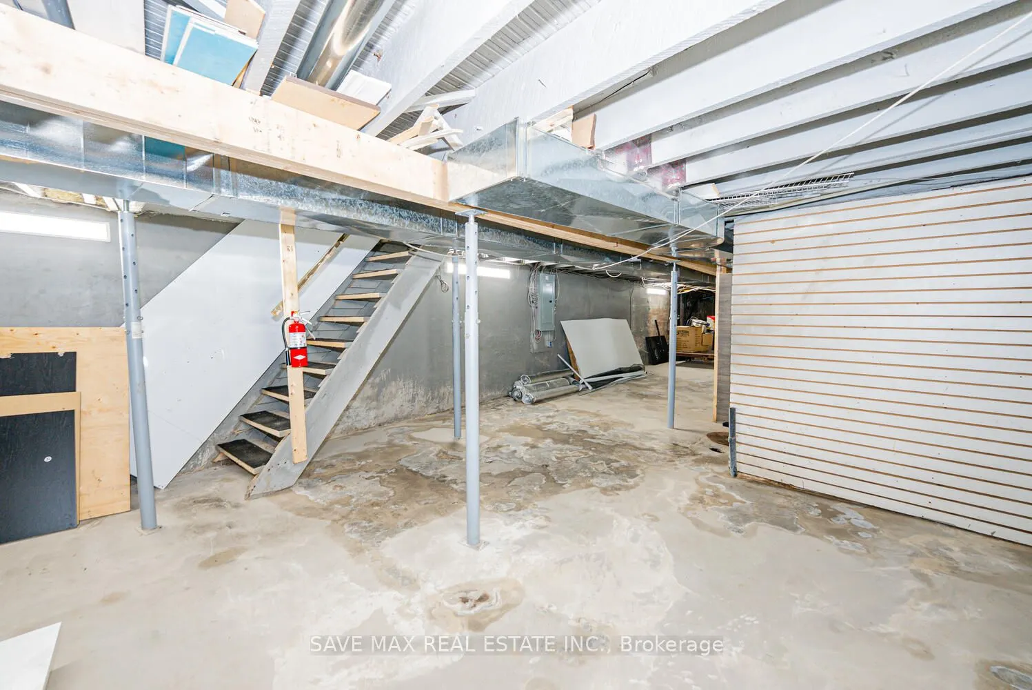 1010 King Street E