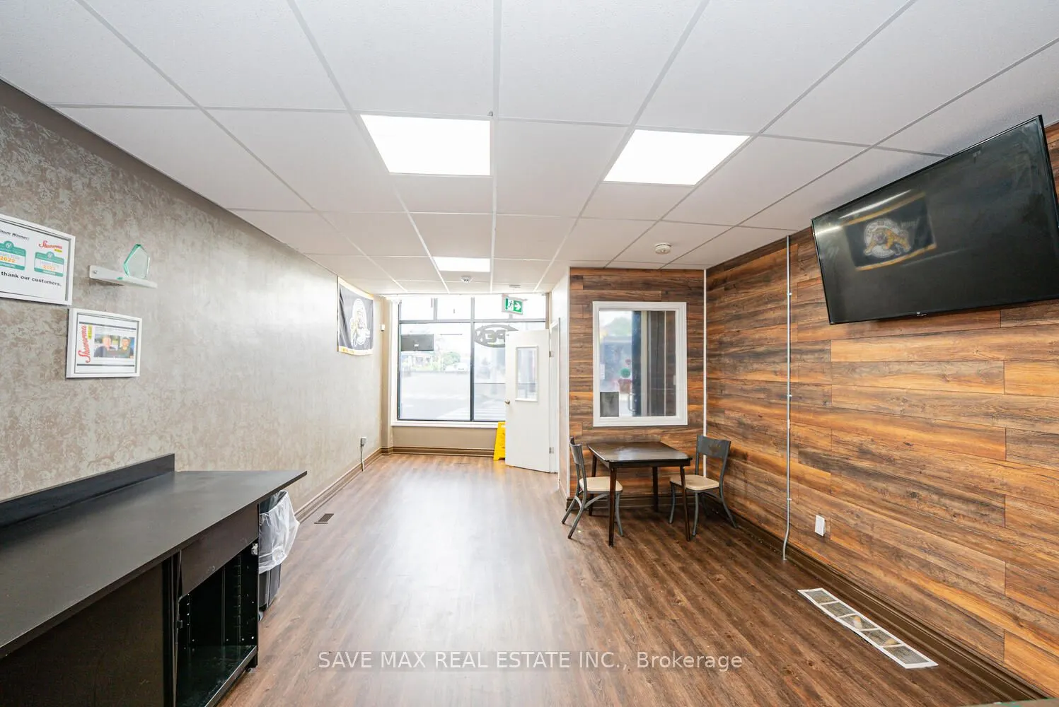 1010 King Street E