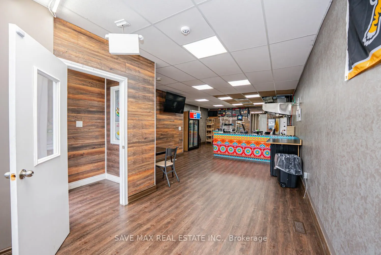 1010 King Street E