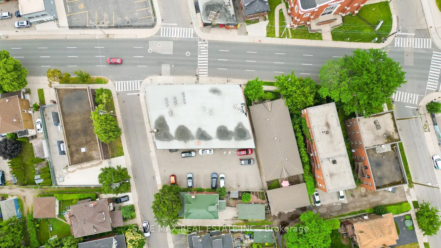 1010 King Street E