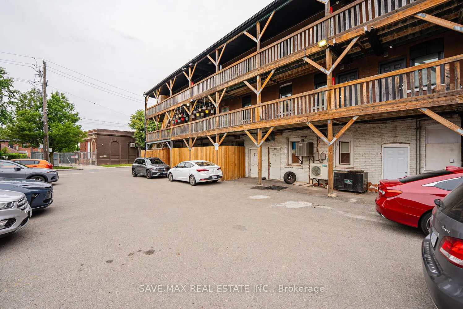 1010 King Street E