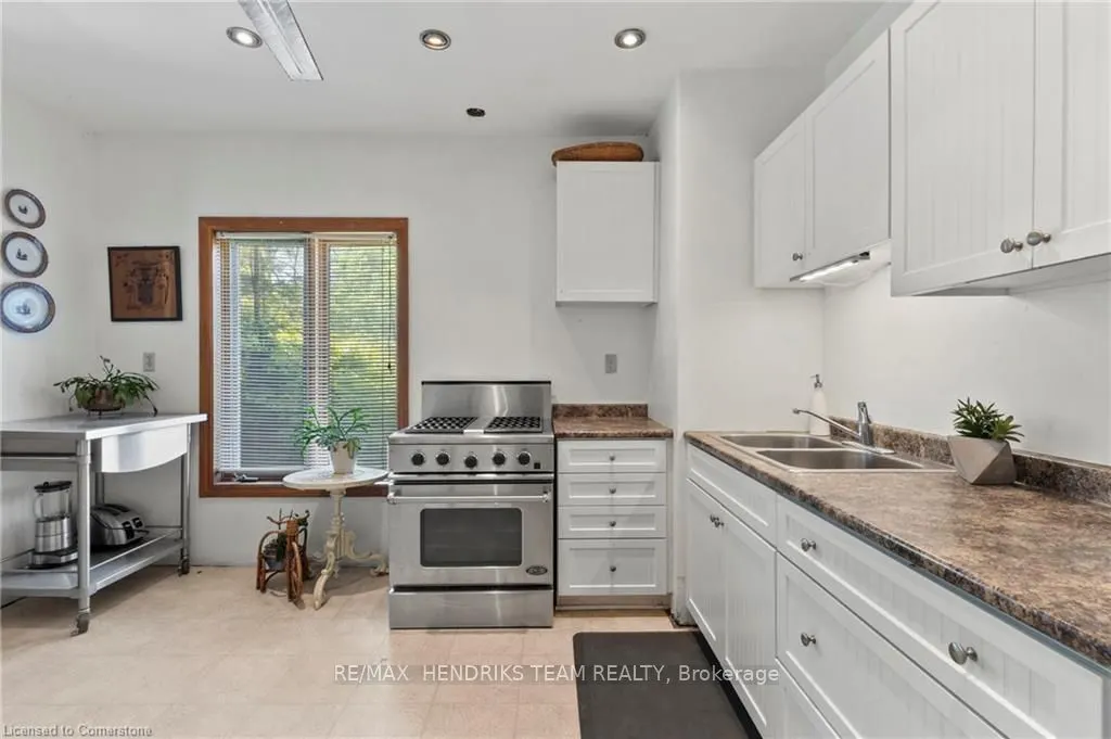 1386 McNab Road