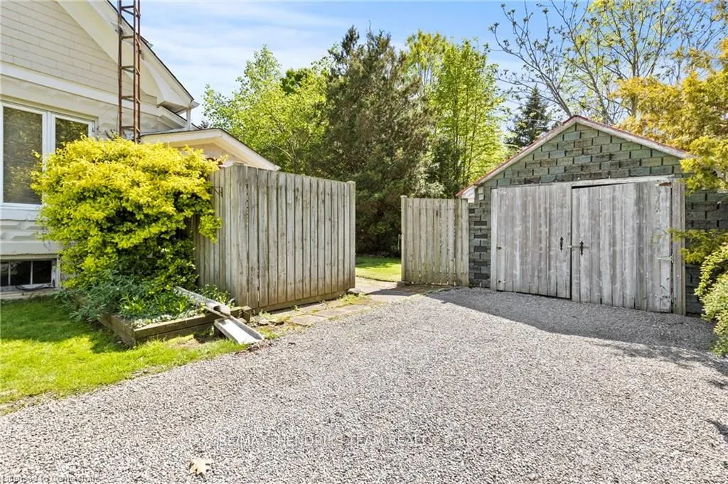 1386 McNab Road