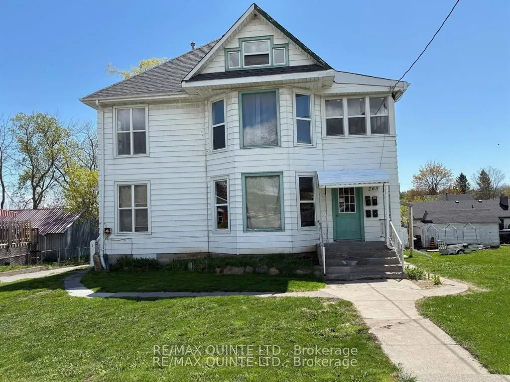 263 Dundas Street W