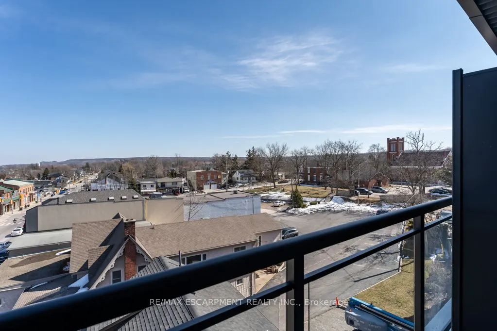 5002 King Street, #202